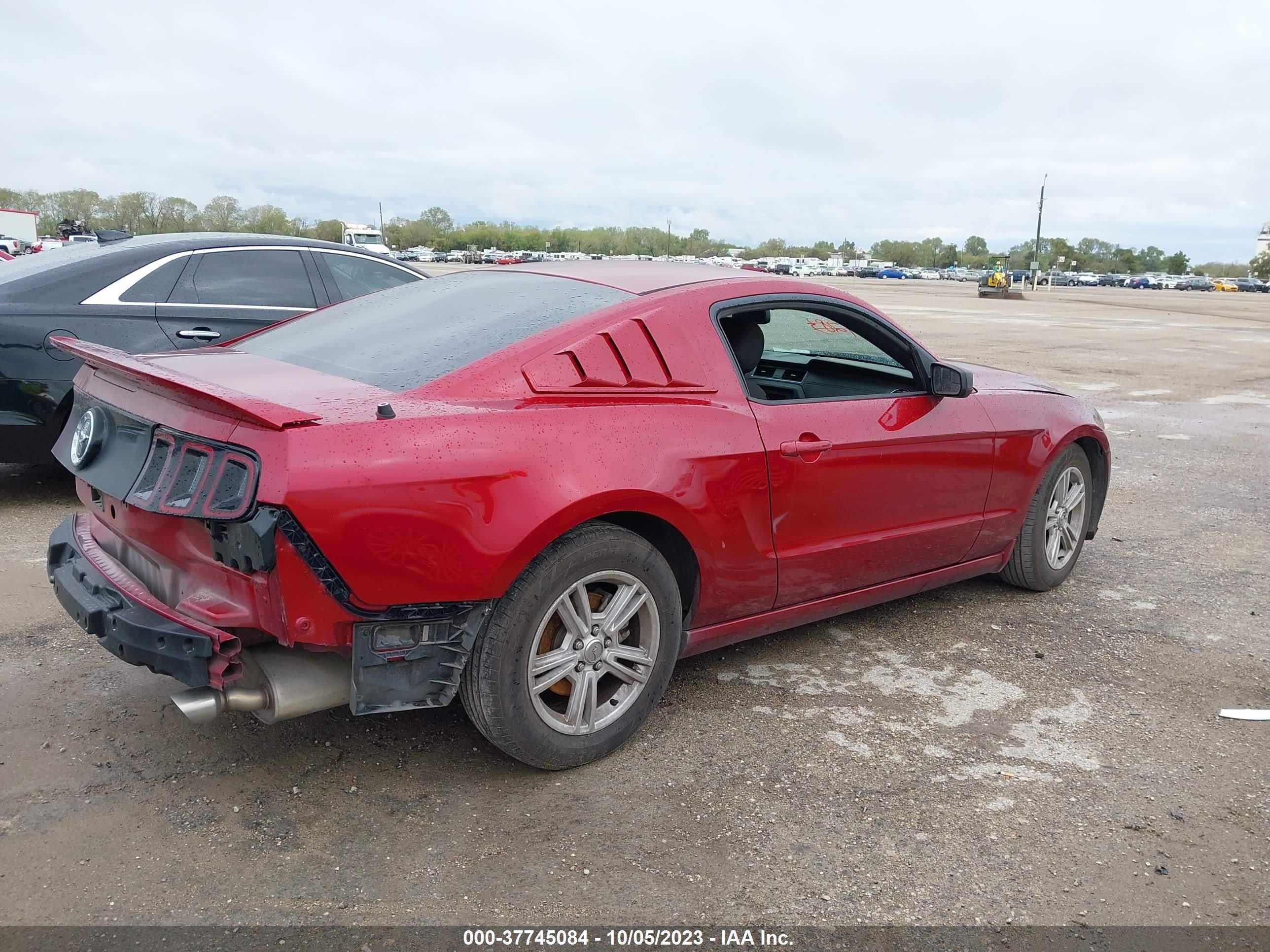 Photo 3 VIN: 1ZVBP8AM1E5275324 - FORD MUSTANG 