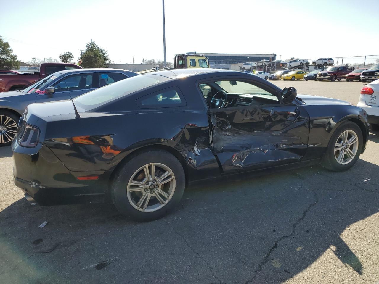 Photo 2 VIN: 1ZVBP8AM1E5303705 - FORD MUSTANG 