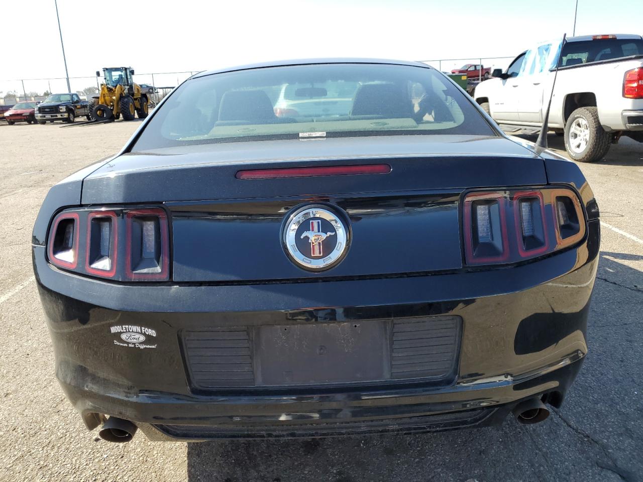 Photo 5 VIN: 1ZVBP8AM1E5303705 - FORD MUSTANG 