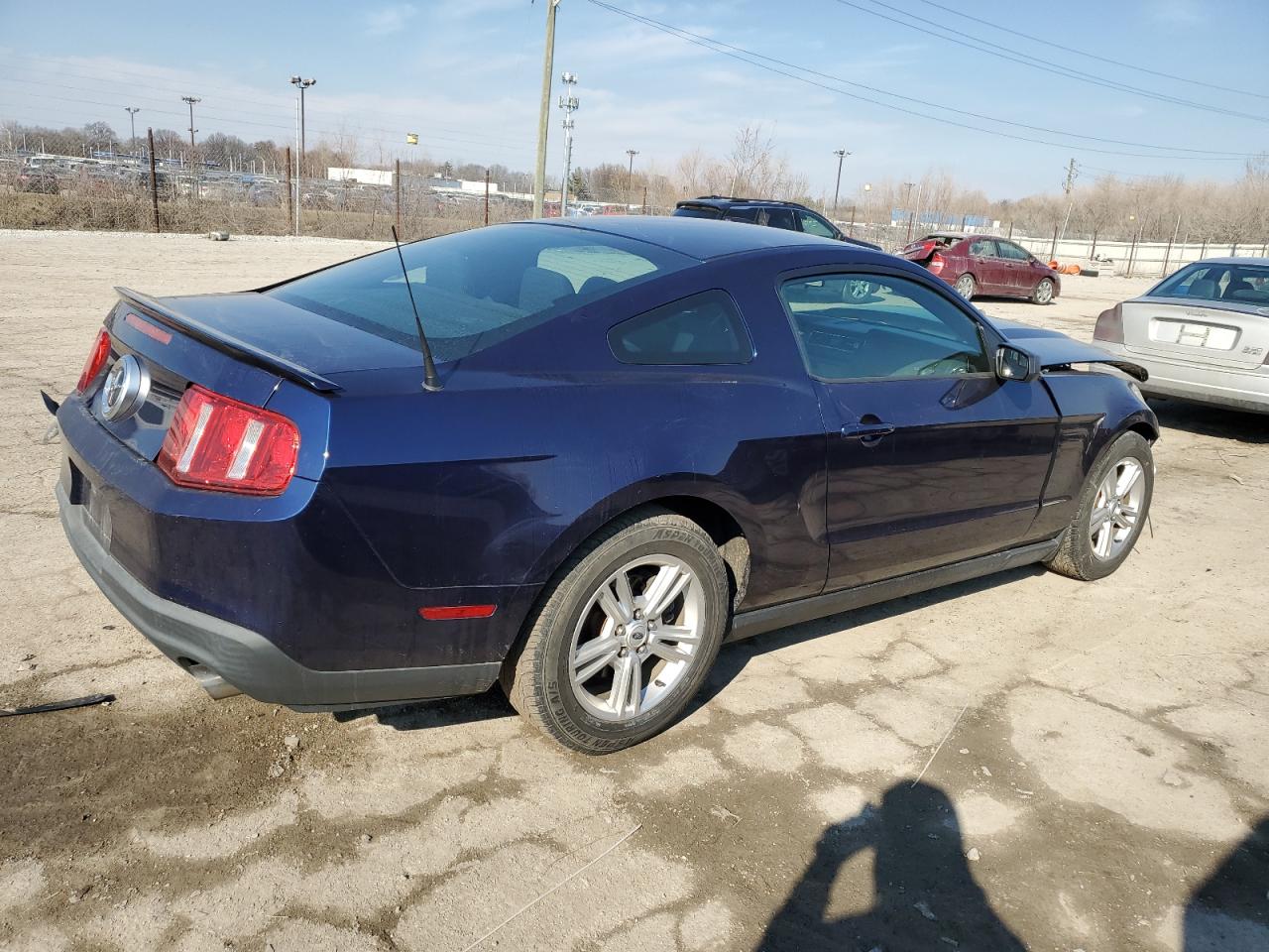 Photo 2 VIN: 1ZVBP8AM2B5133592 - FORD MUSTANG 