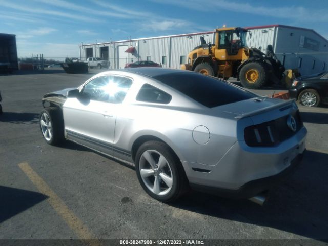 Photo 2 VIN: 1ZVBP8AM3B5111570 - FORD MUSTANG 