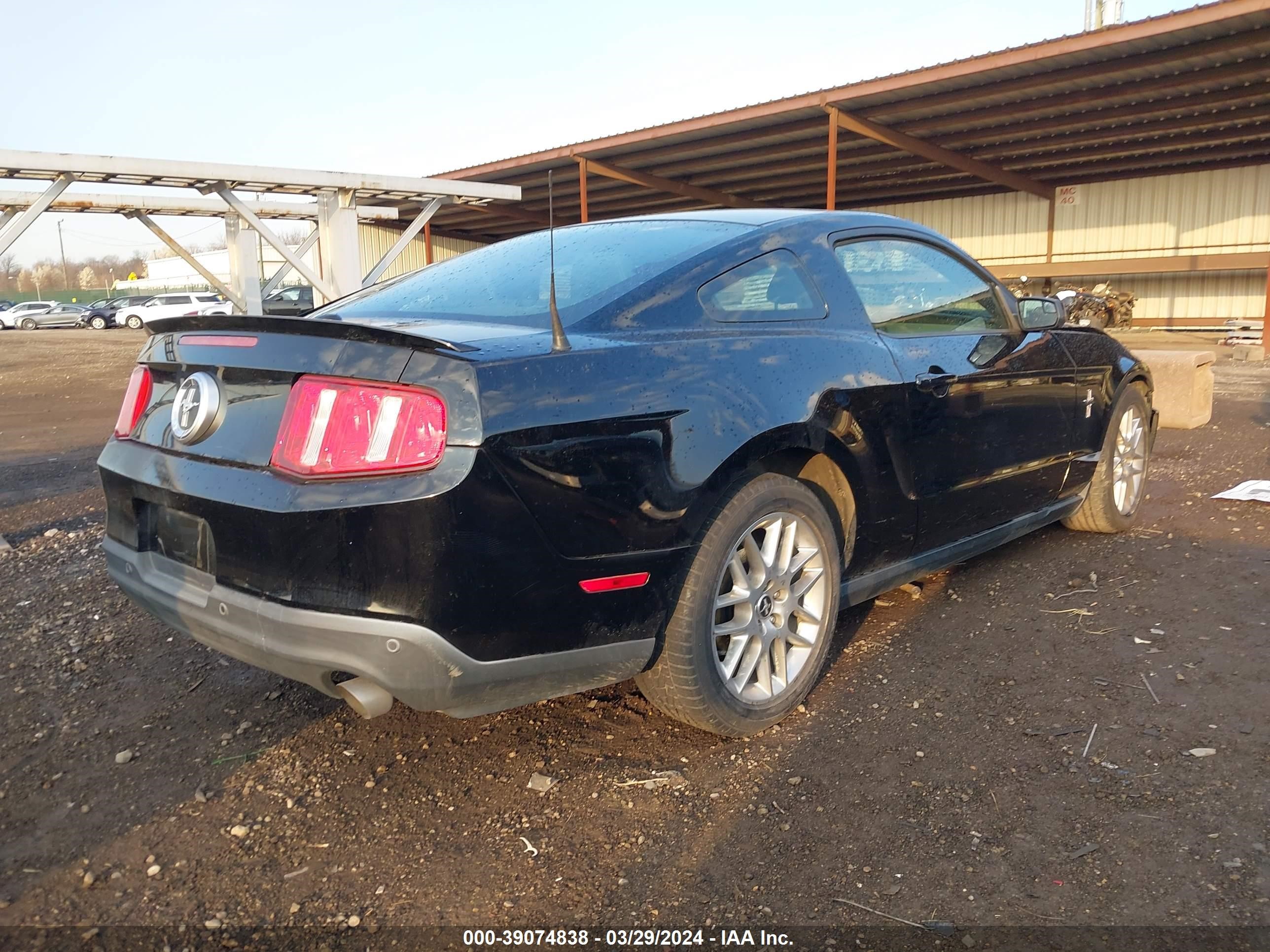 Photo 3 VIN: 1ZVBP8AM3C5209337 - FORD MUSTANG 