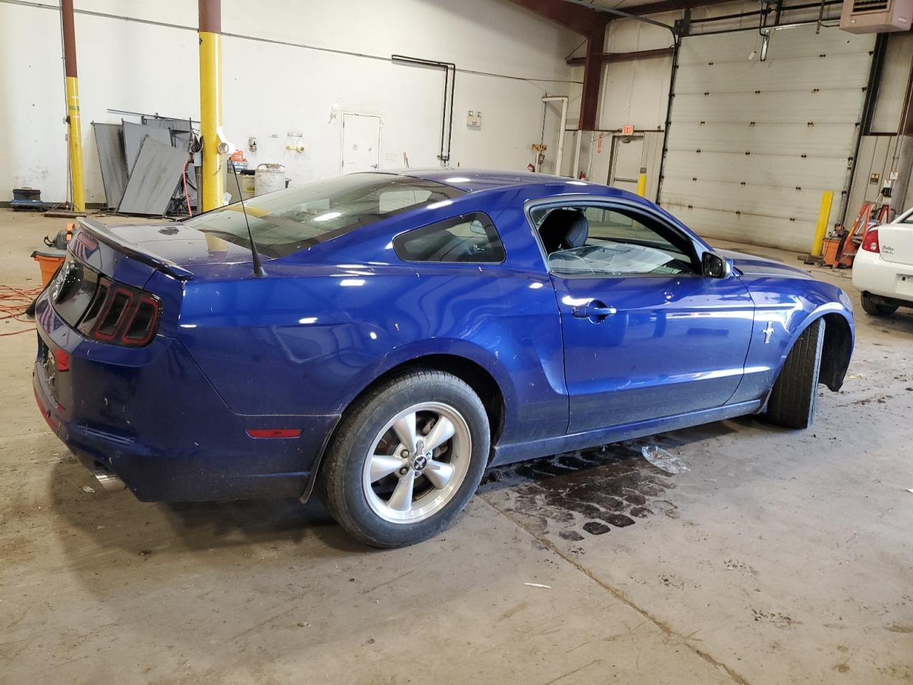 Photo 2 VIN: 1ZVBP8AM3D5240752 - FORD MUSTANG 