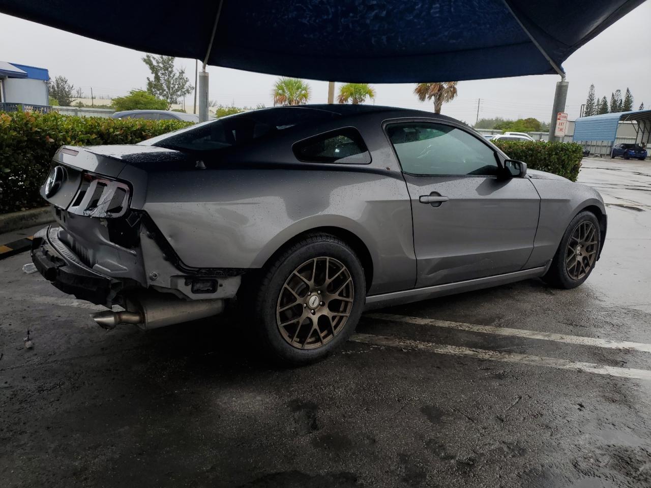 Photo 2 VIN: 1ZVBP8AM3E5239814 - FORD MUSTANG 