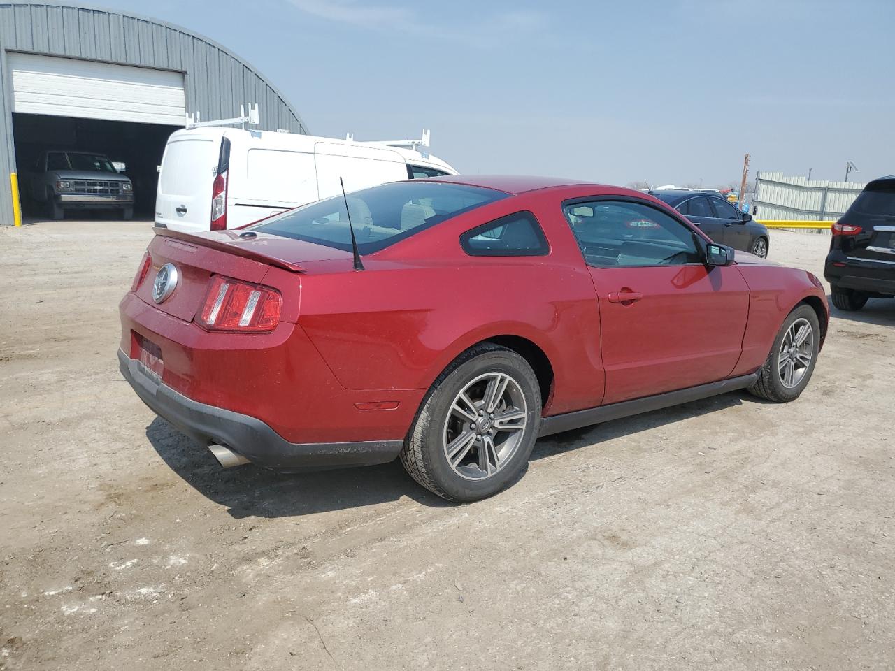 Photo 2 VIN: 1ZVBP8AM4C5272687 - FORD MUSTANG 