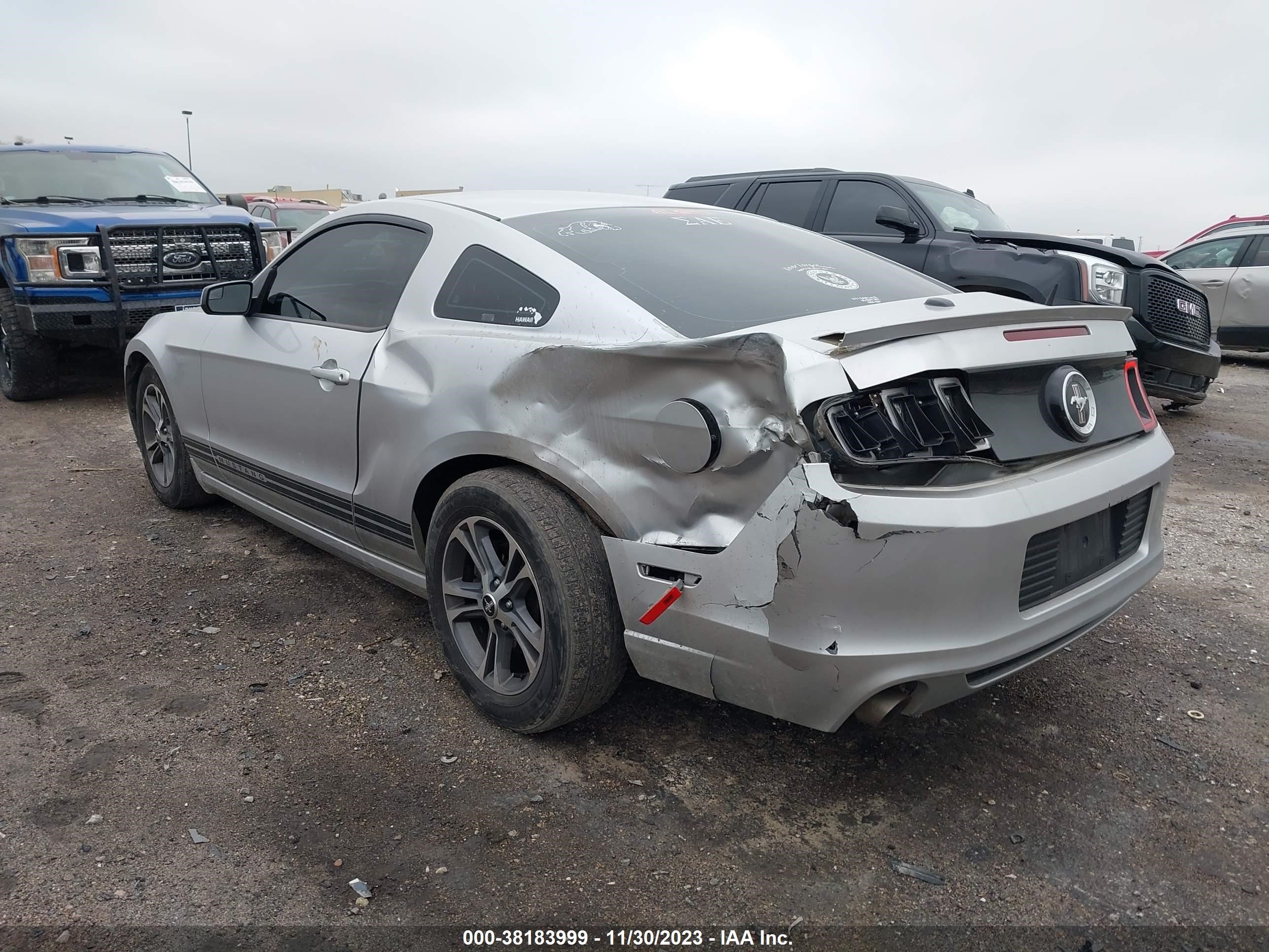 Photo 2 VIN: 1ZVBP8AM4E5300362 - FORD MUSTANG 