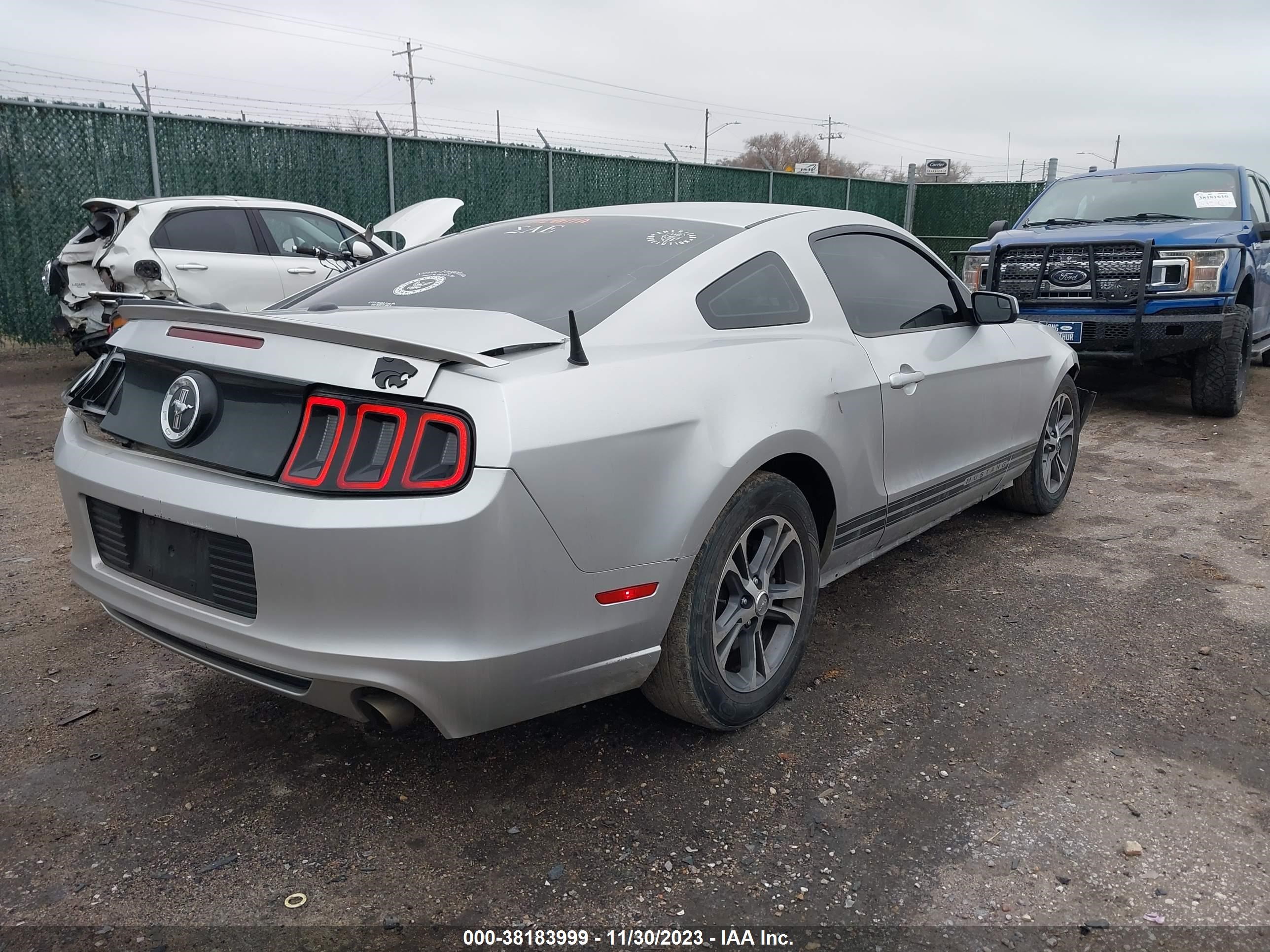 Photo 3 VIN: 1ZVBP8AM4E5300362 - FORD MUSTANG 