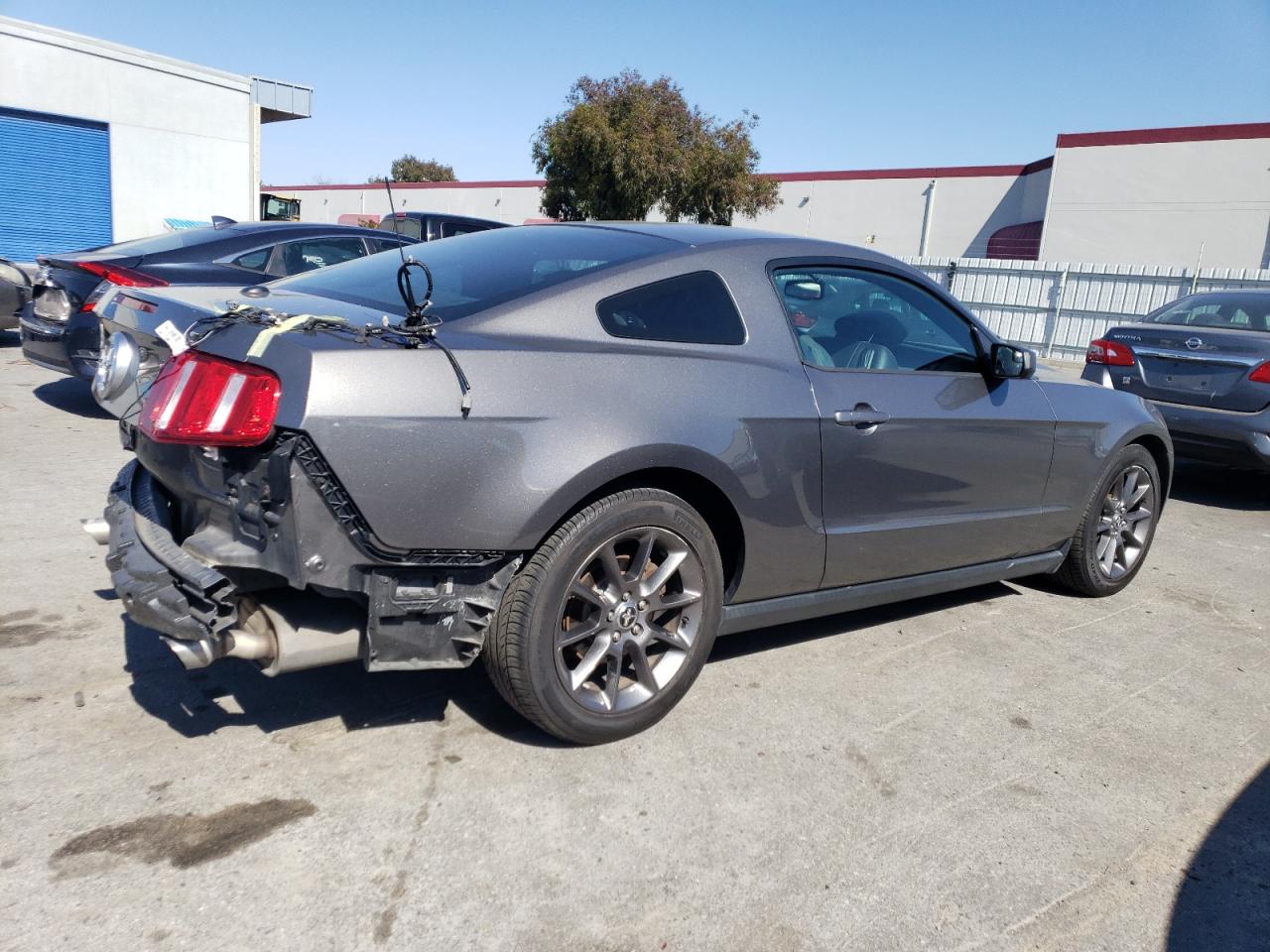 Photo 2 VIN: 1ZVBP8AM5B5157711 - FORD MUSTANG 