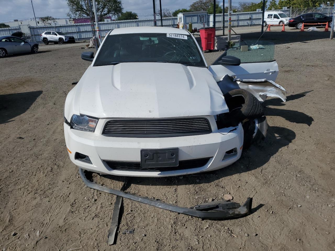 Photo 4 VIN: 1ZVBP8AM5B5165582 - FORD MUSTANG 