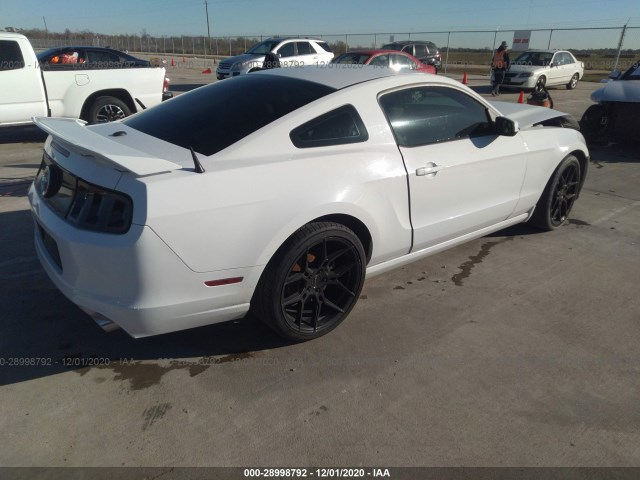 Photo 3 VIN: 1ZVBP8AM5E5217832 - FORD MUSTANG 