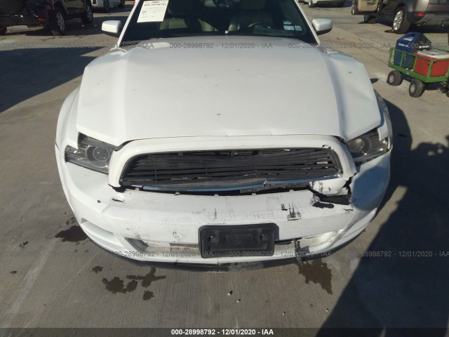 Photo 5 VIN: 1ZVBP8AM5E5217832 - FORD MUSTANG 