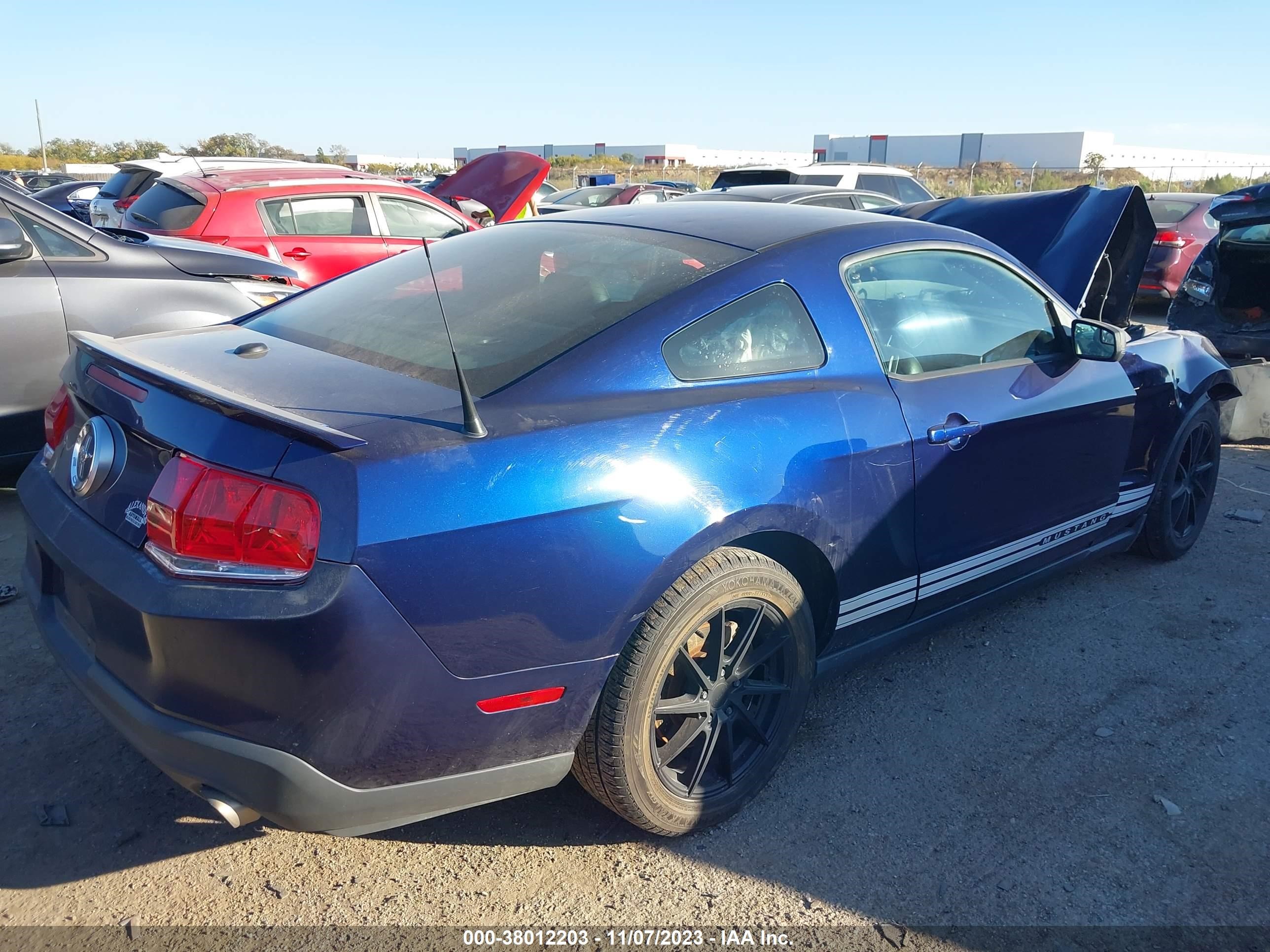 Photo 3 VIN: 1ZVBP8AM6B5121753 - FORD MUSTANG 