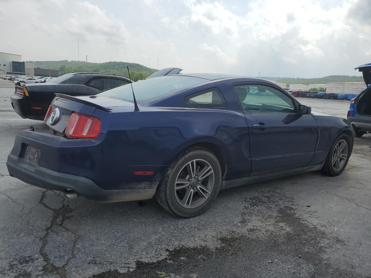 Photo 2 VIN: 1ZVBP8AM6C5225077 - FORD MUSTANG 