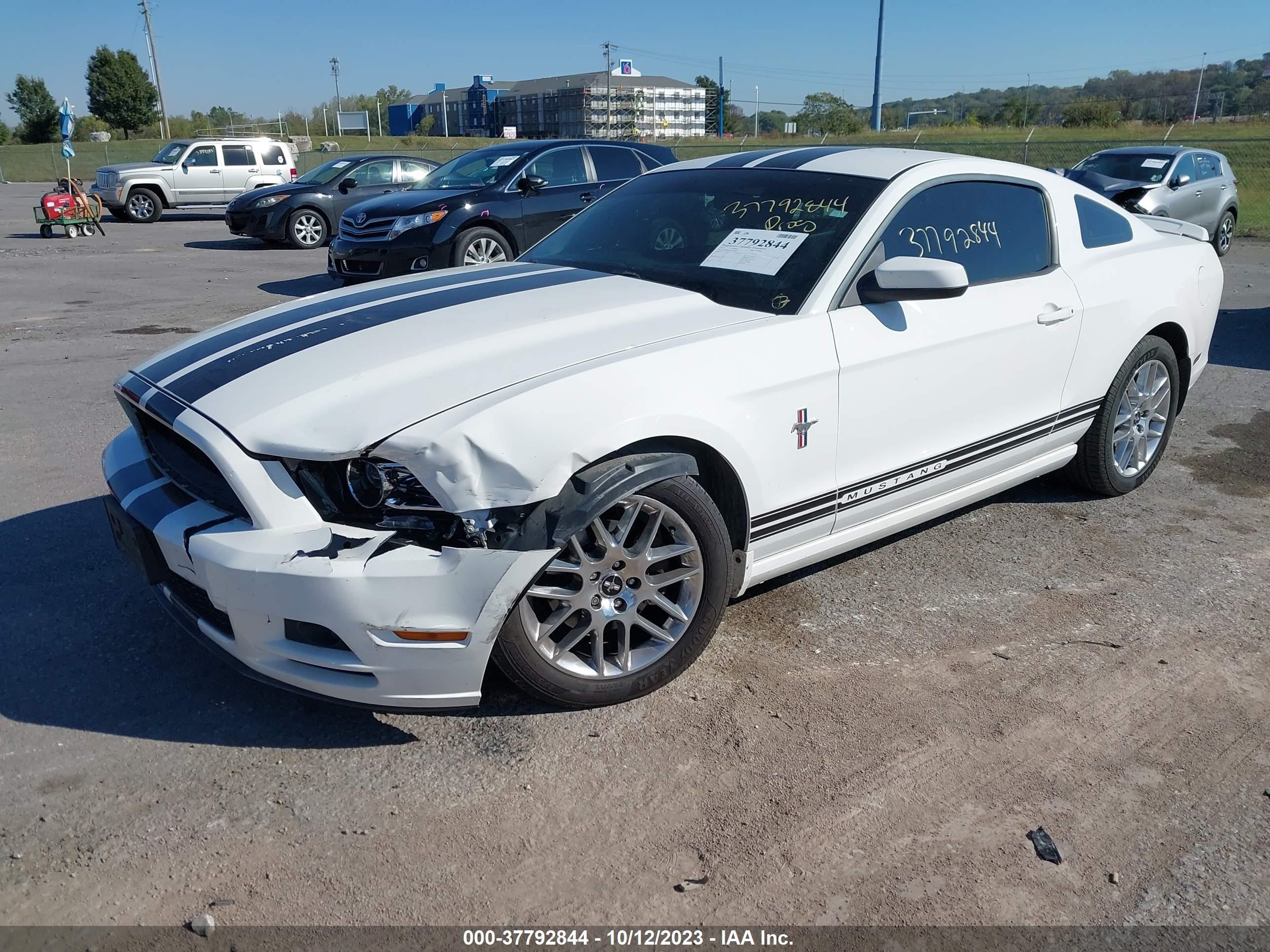 Photo 1 VIN: 1ZVBP8AM6D5200407 - FORD MUSTANG 