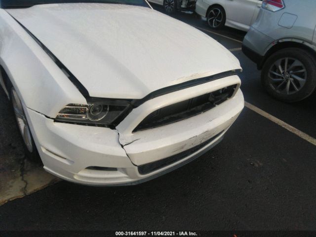 Photo 5 VIN: 1ZVBP8AM6E5288957 - FORD MUSTANG 