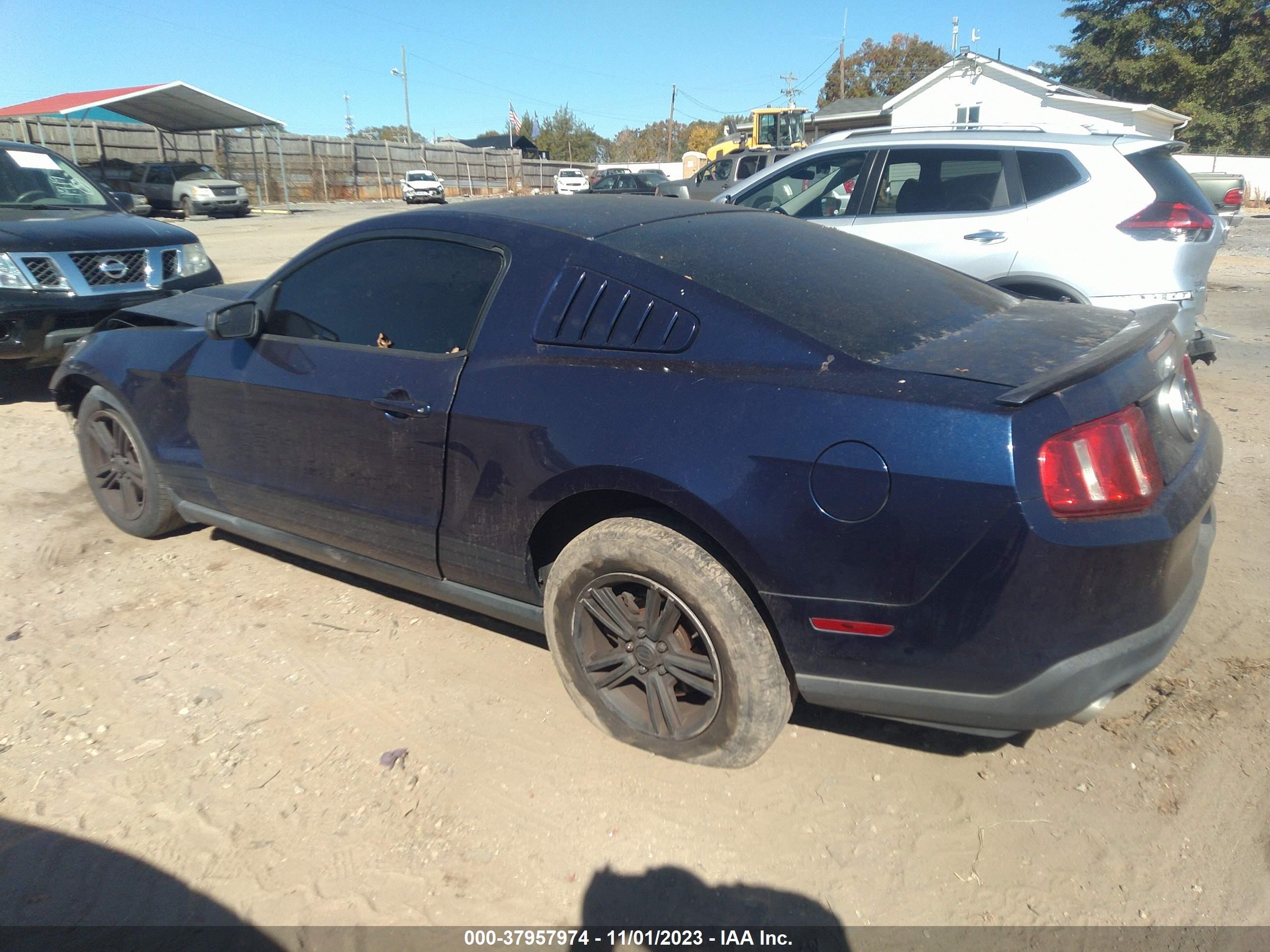 Photo 2 VIN: 1ZVBP8AM7C5274272 - FORD MUSTANG 