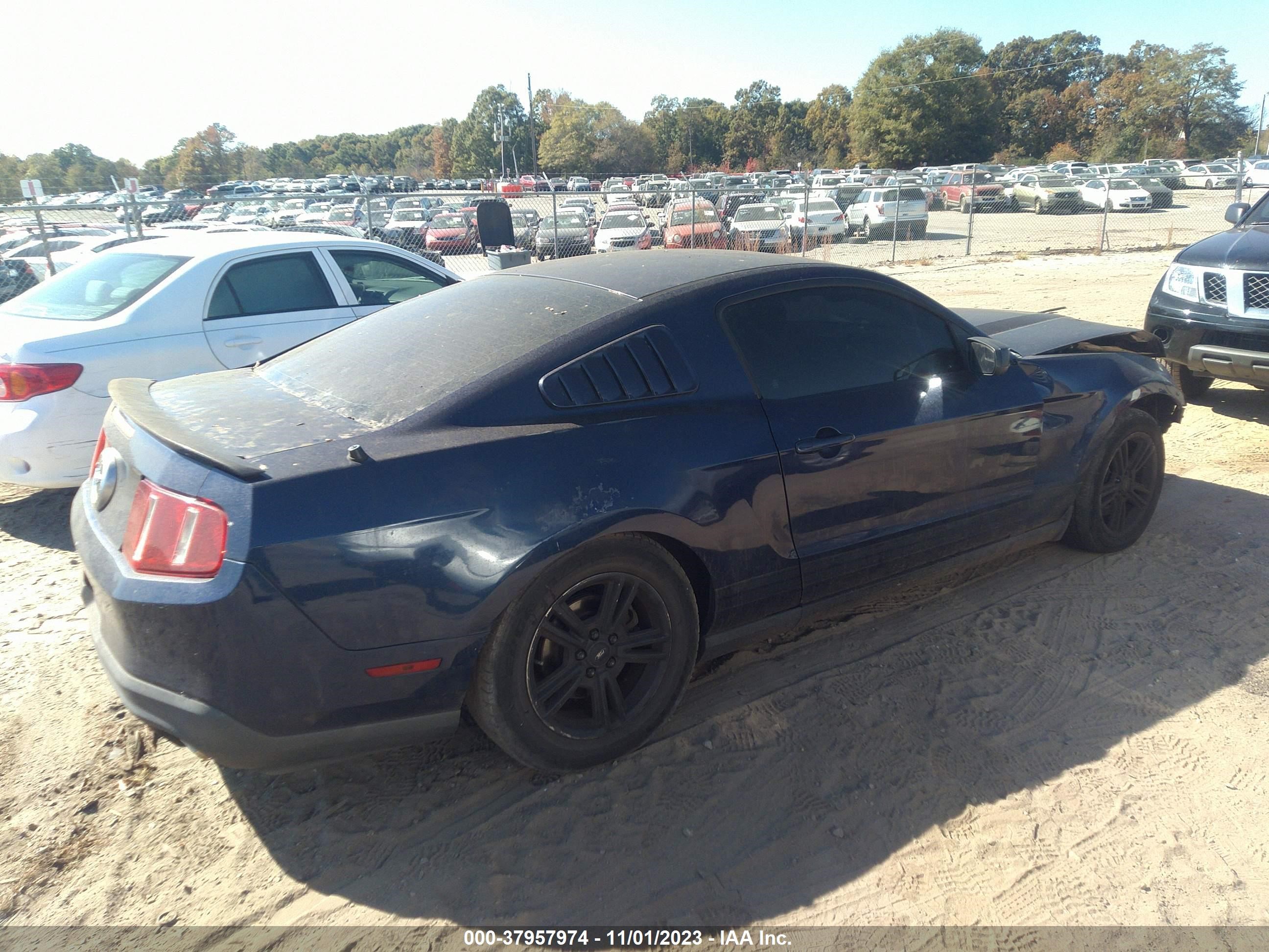 Photo 3 VIN: 1ZVBP8AM7C5274272 - FORD MUSTANG 