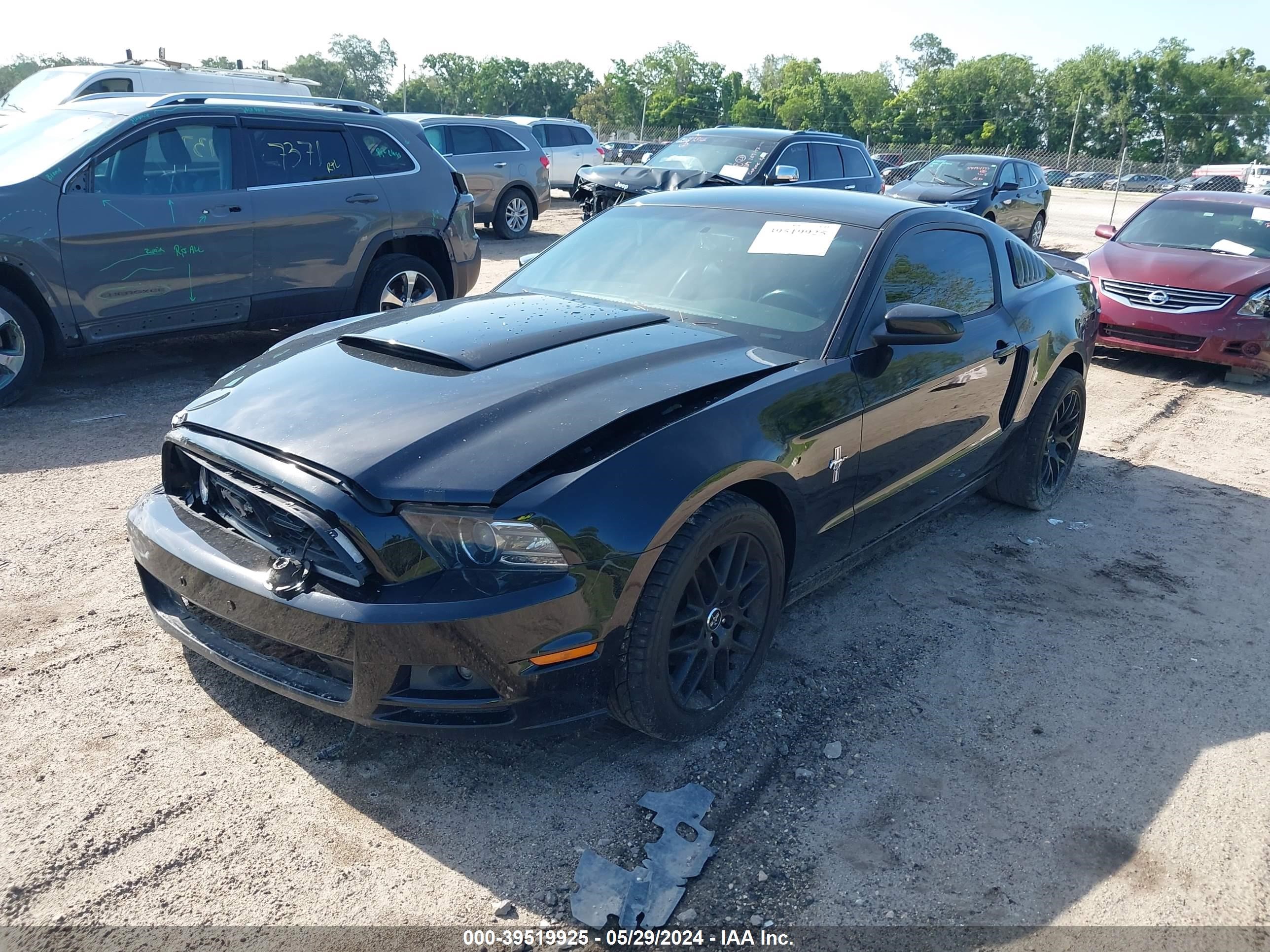 Photo 1 VIN: 1ZVBP8AM7D5212470 - FORD MUSTANG 