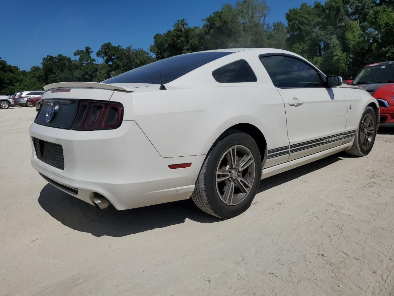 Photo 2 VIN: 1ZVBP8AM7D5212937 - FORD MUSTANG 