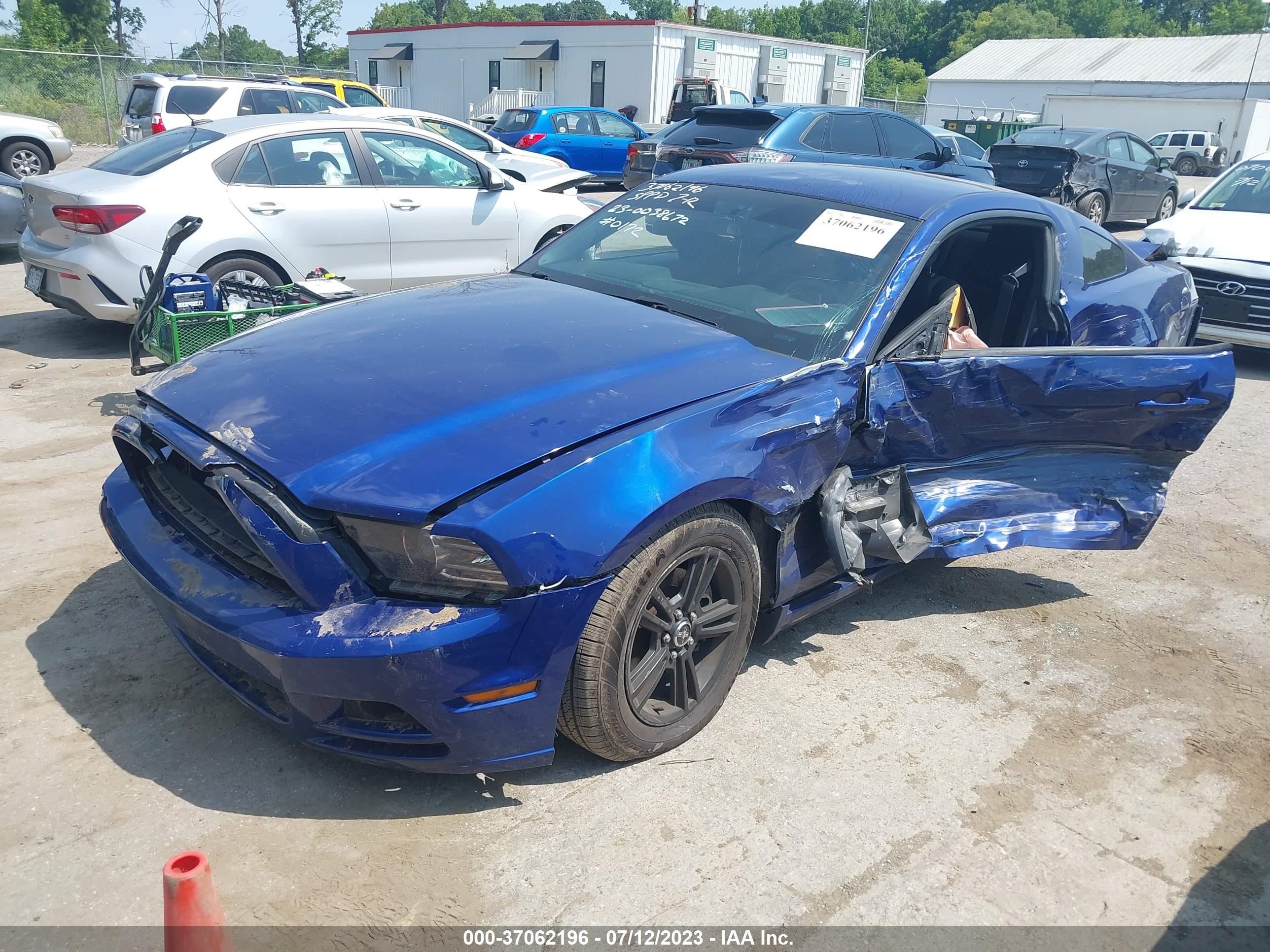 Photo 1 VIN: 1ZVBP8AM7E5230789 - FORD MUSTANG 