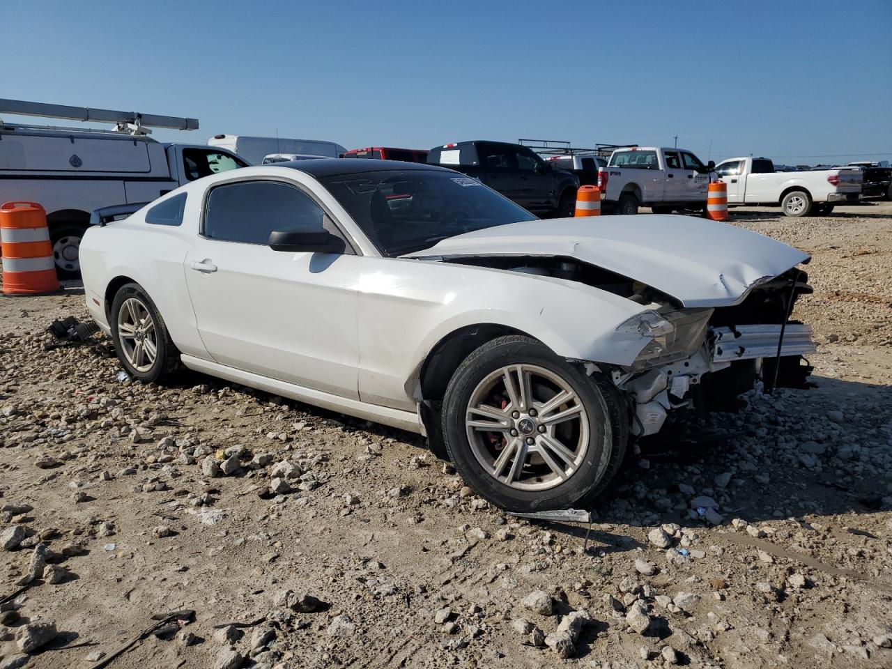 Photo 3 VIN: 1ZVBP8AM7E5258303 - FORD MUSTANG 