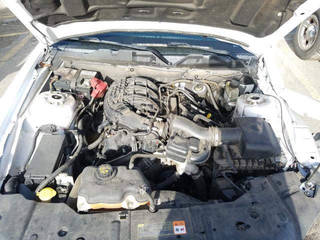 Photo 6 VIN: 1ZVBP8AM7E5273691 - FORD MUSTANG 