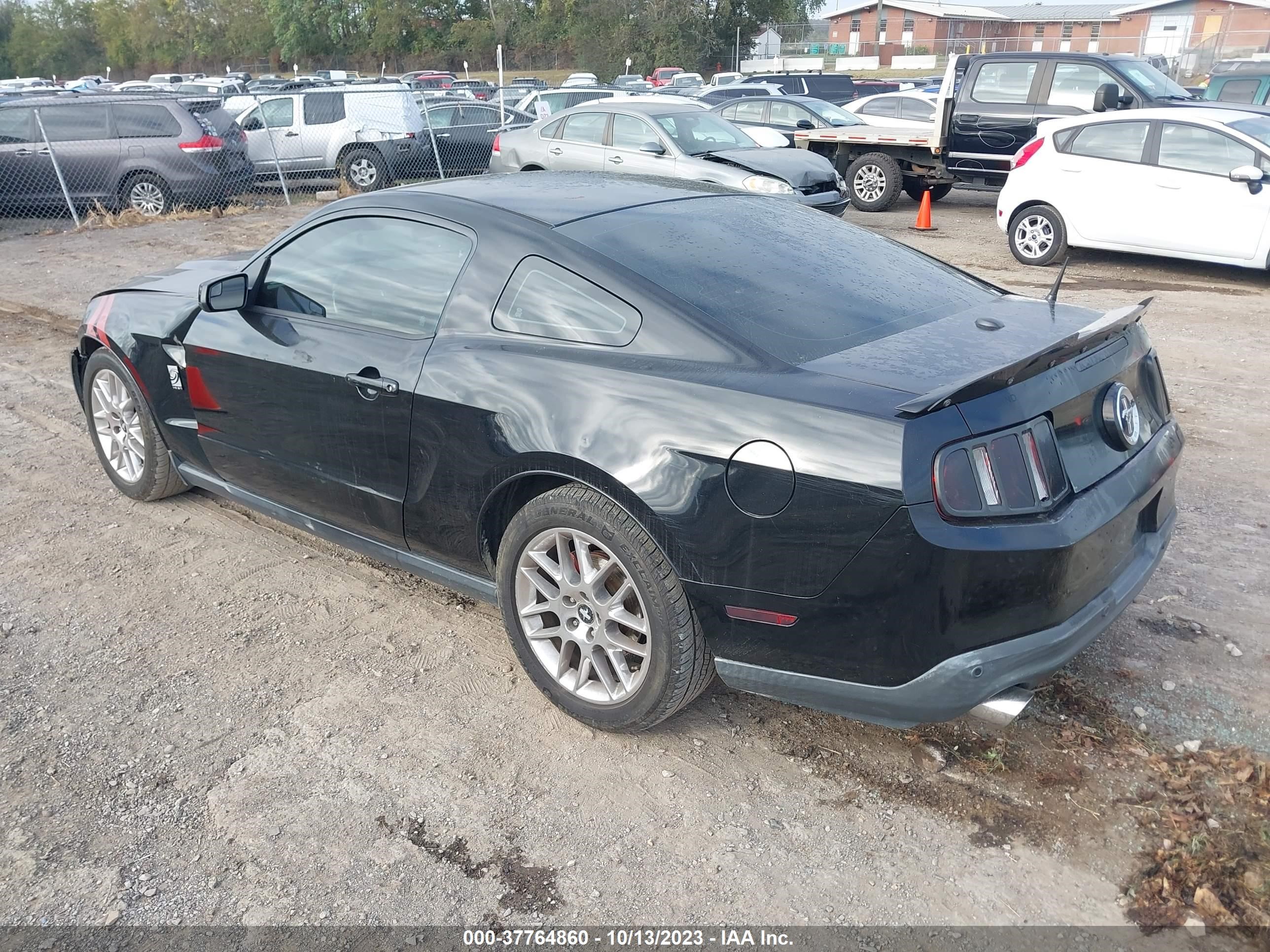 Photo 2 VIN: 1ZVBP8AM8C5204537 - FORD MUSTANG 