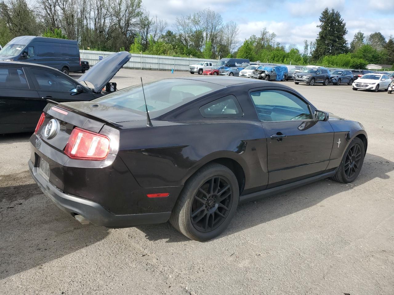 Photo 2 VIN: 1ZVBP8AM8C5205297 - FORD MUSTANG 