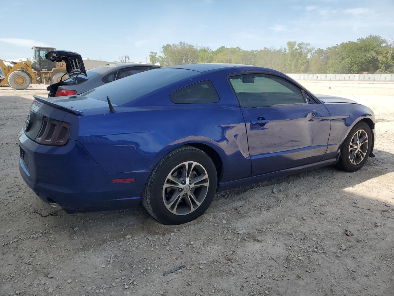 Photo 2 VIN: 1ZVBP8AM8D5268112 - FORD MUSTANG 