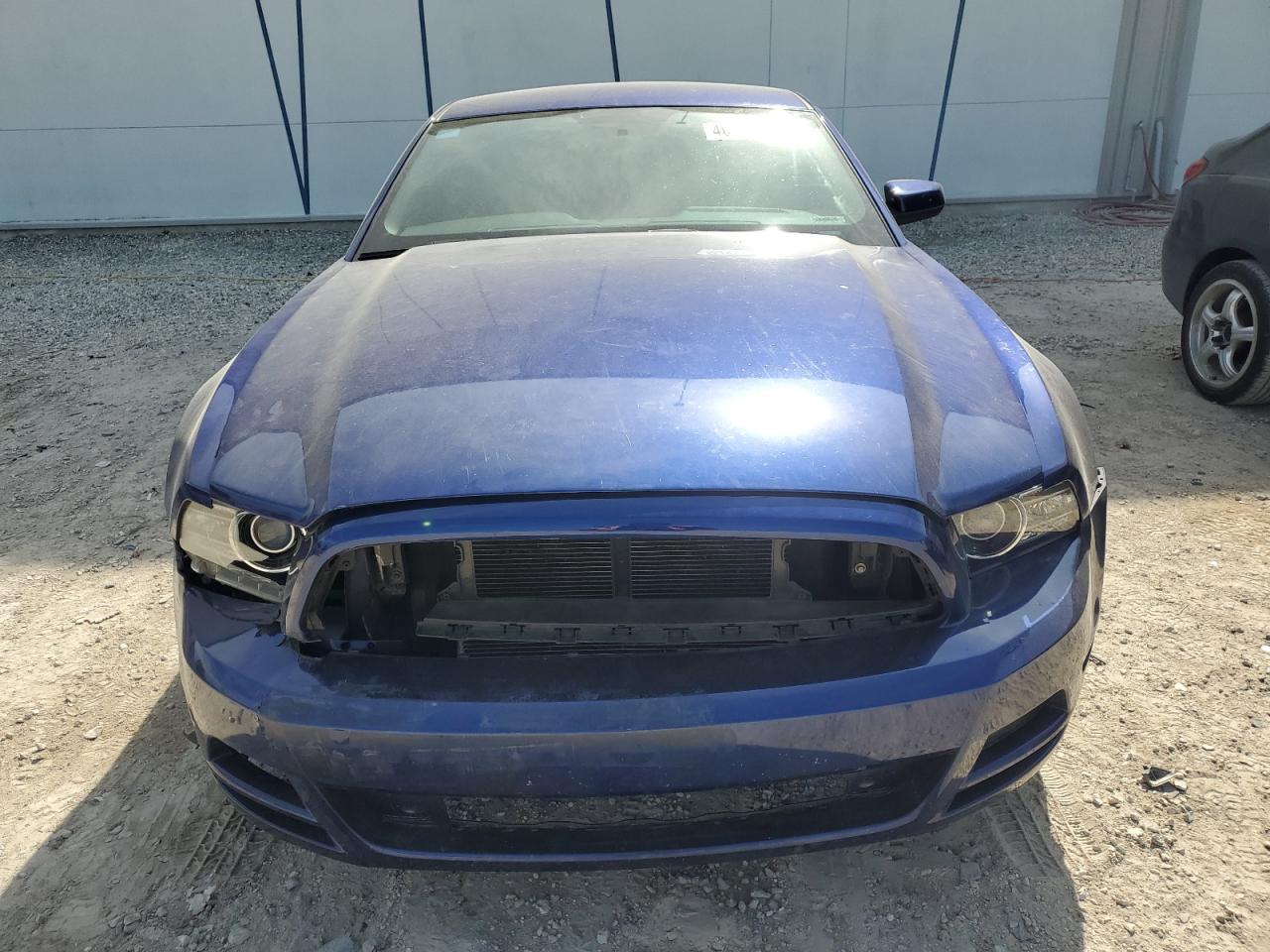 Photo 4 VIN: 1ZVBP8AM8D5268112 - FORD MUSTANG 