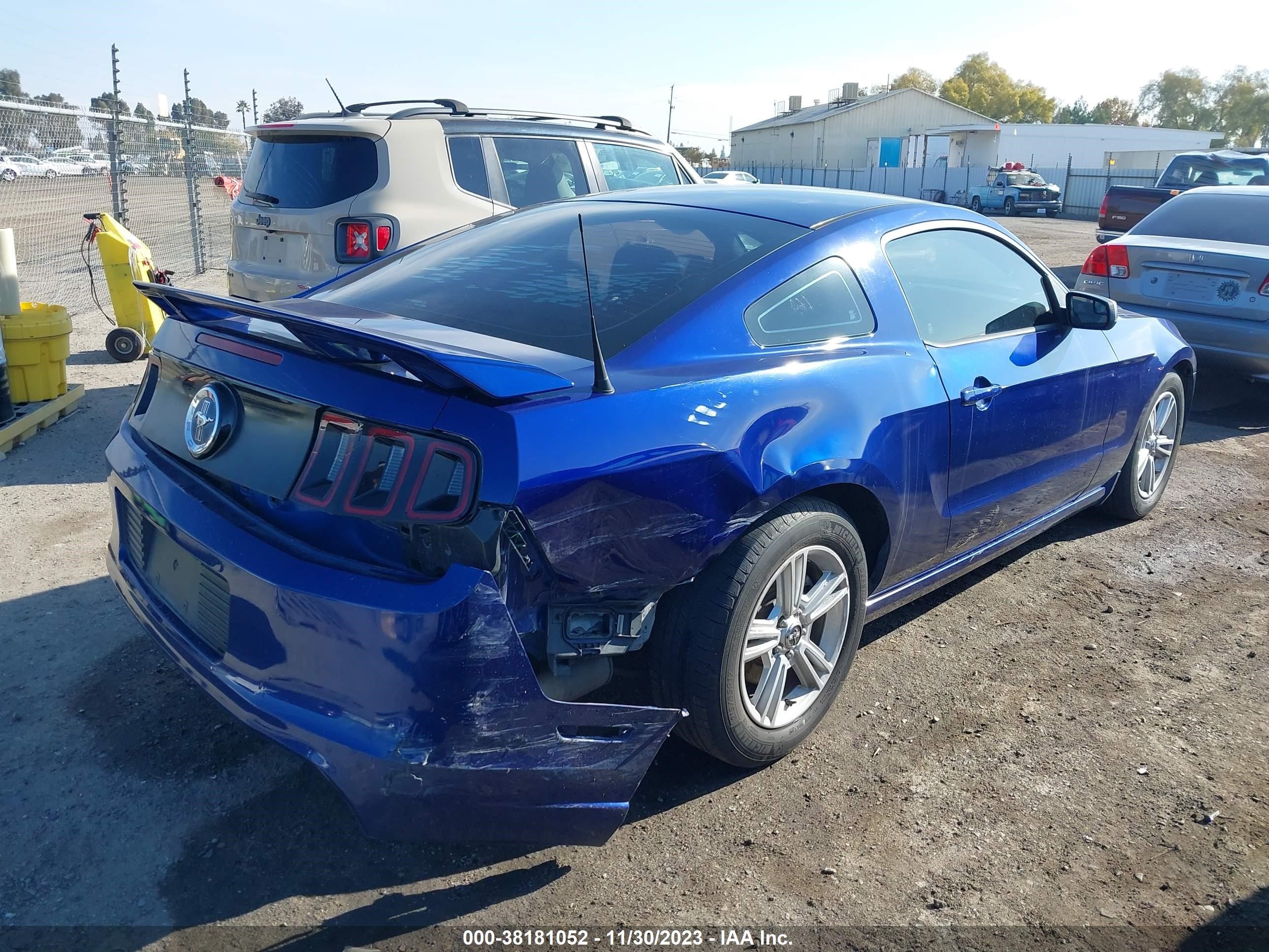 Photo 3 VIN: 1ZVBP8AM8E5274753 - FORD MUSTANG 