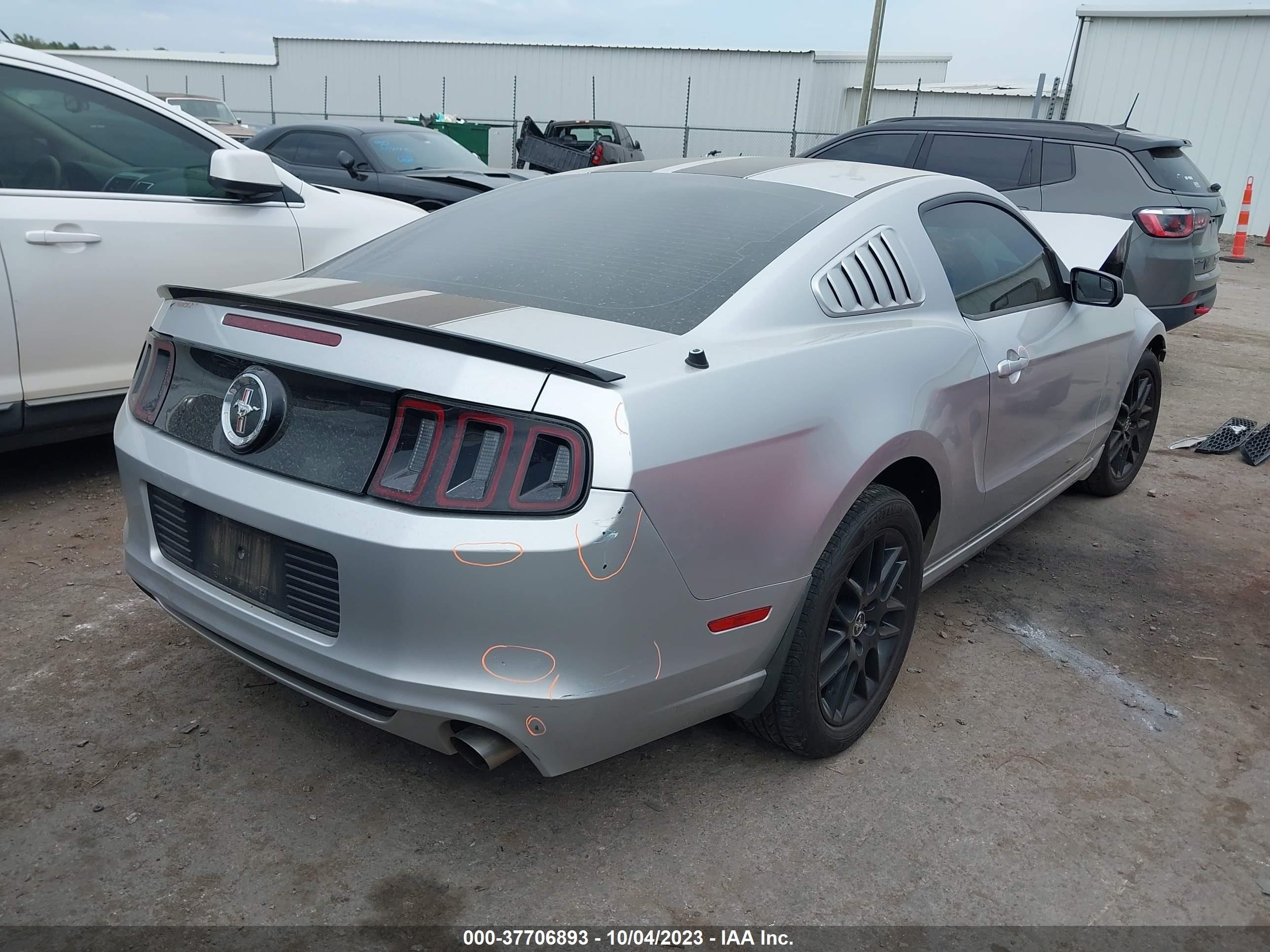 Photo 3 VIN: 1ZVBP8AM8E5309677 - FORD MUSTANG 