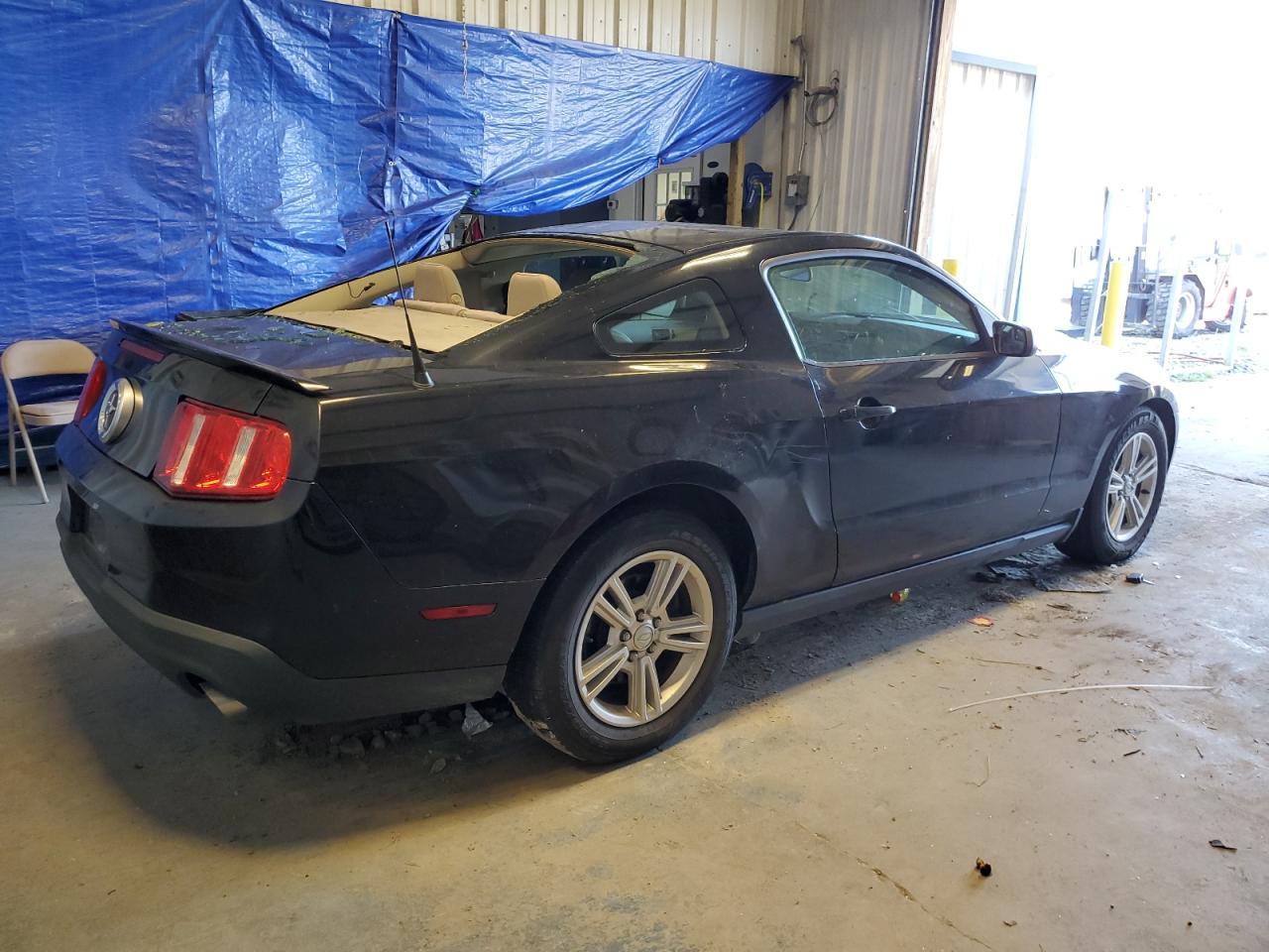 Photo 2 VIN: 1ZVBP8AM9B5137865 - FORD MUSTANG 