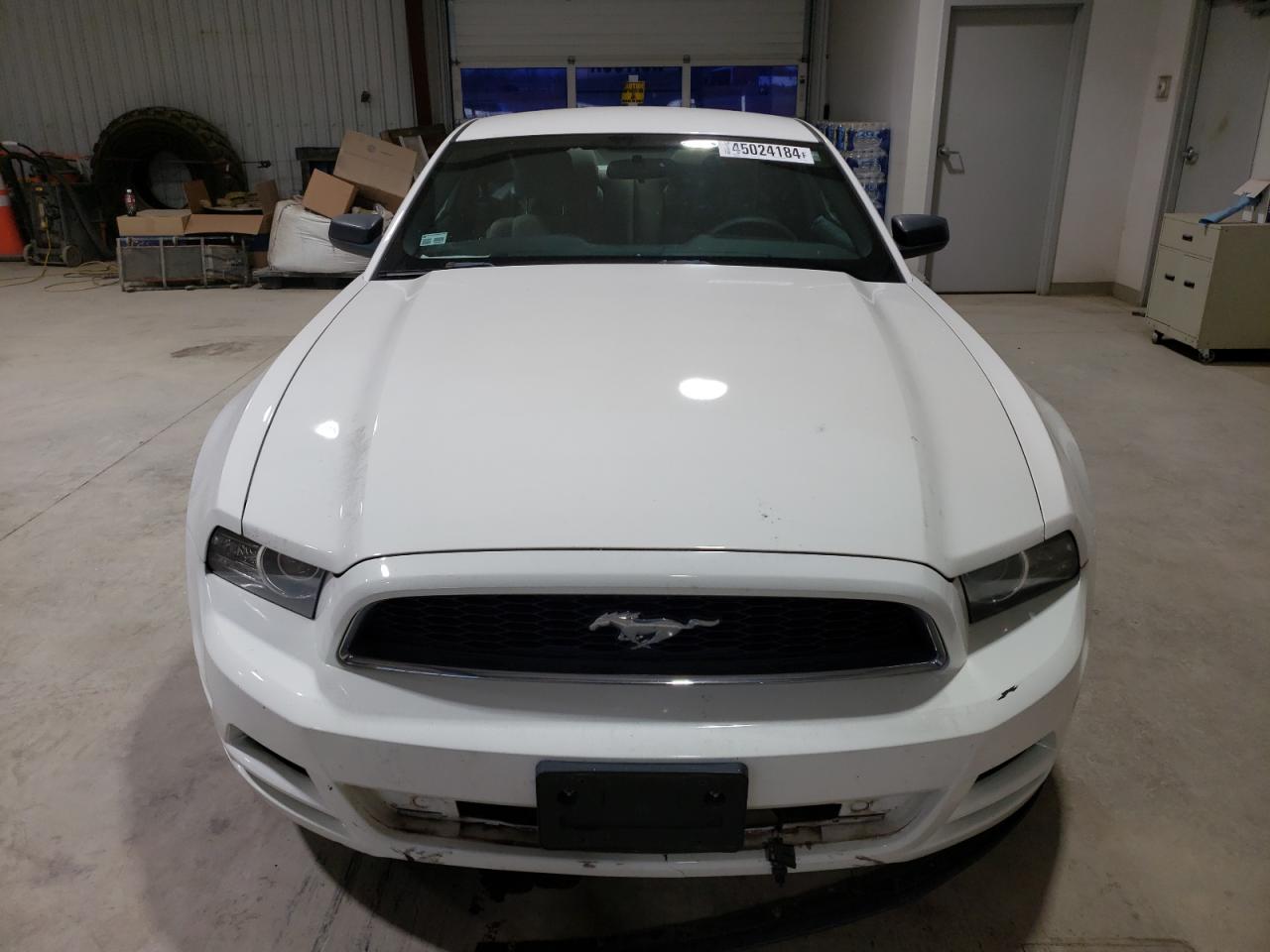 Photo 4 VIN: 1ZVBP8AM9D5270872 - FORD MUSTANG 