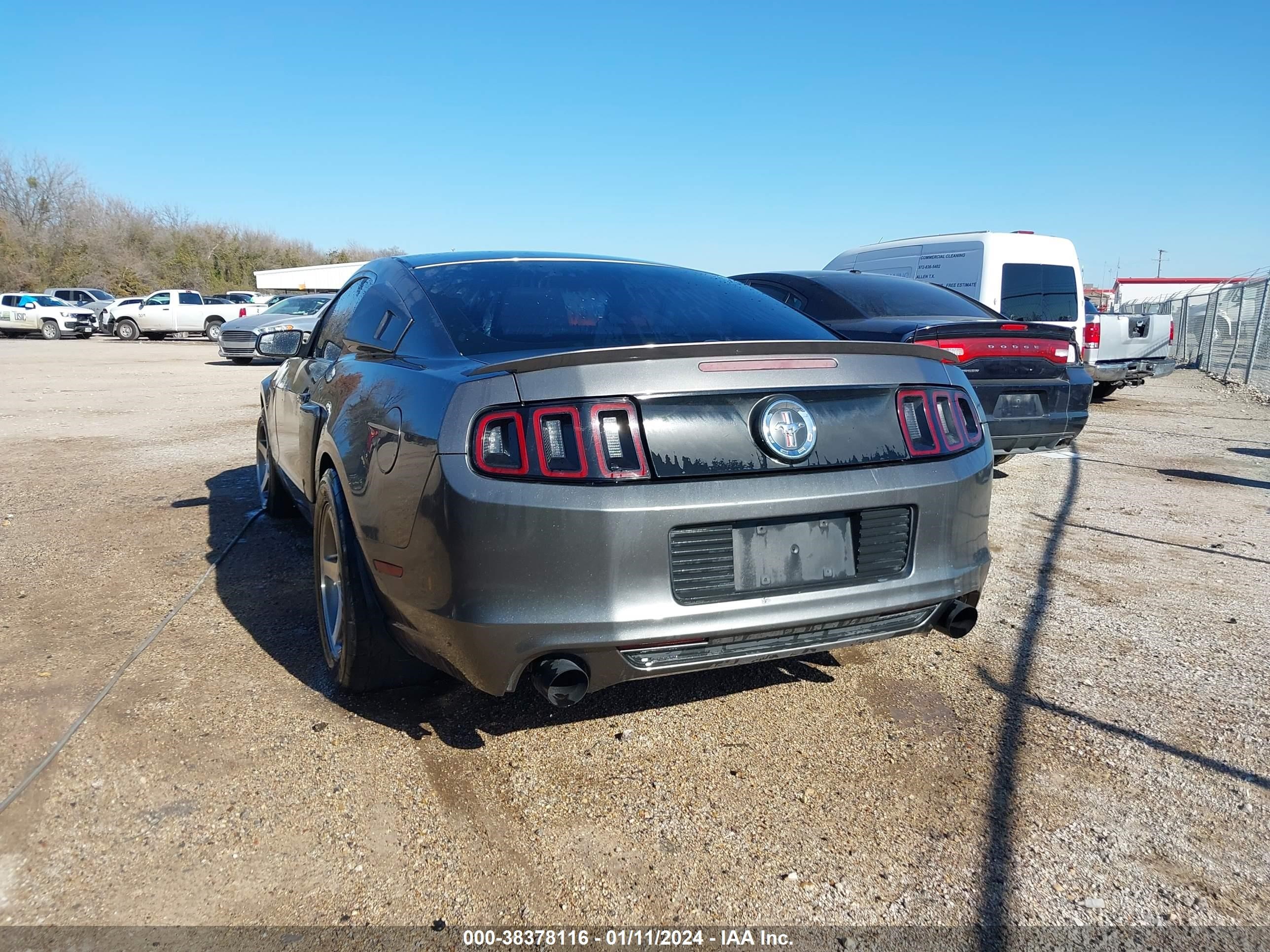 Photo 2 VIN: 1ZVBP8AM9E5239087 - FORD MUSTANG 