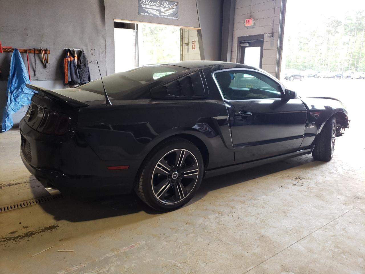 Photo 2 VIN: 1ZVBP8AMXE5303556 - FORD MUSTANG 