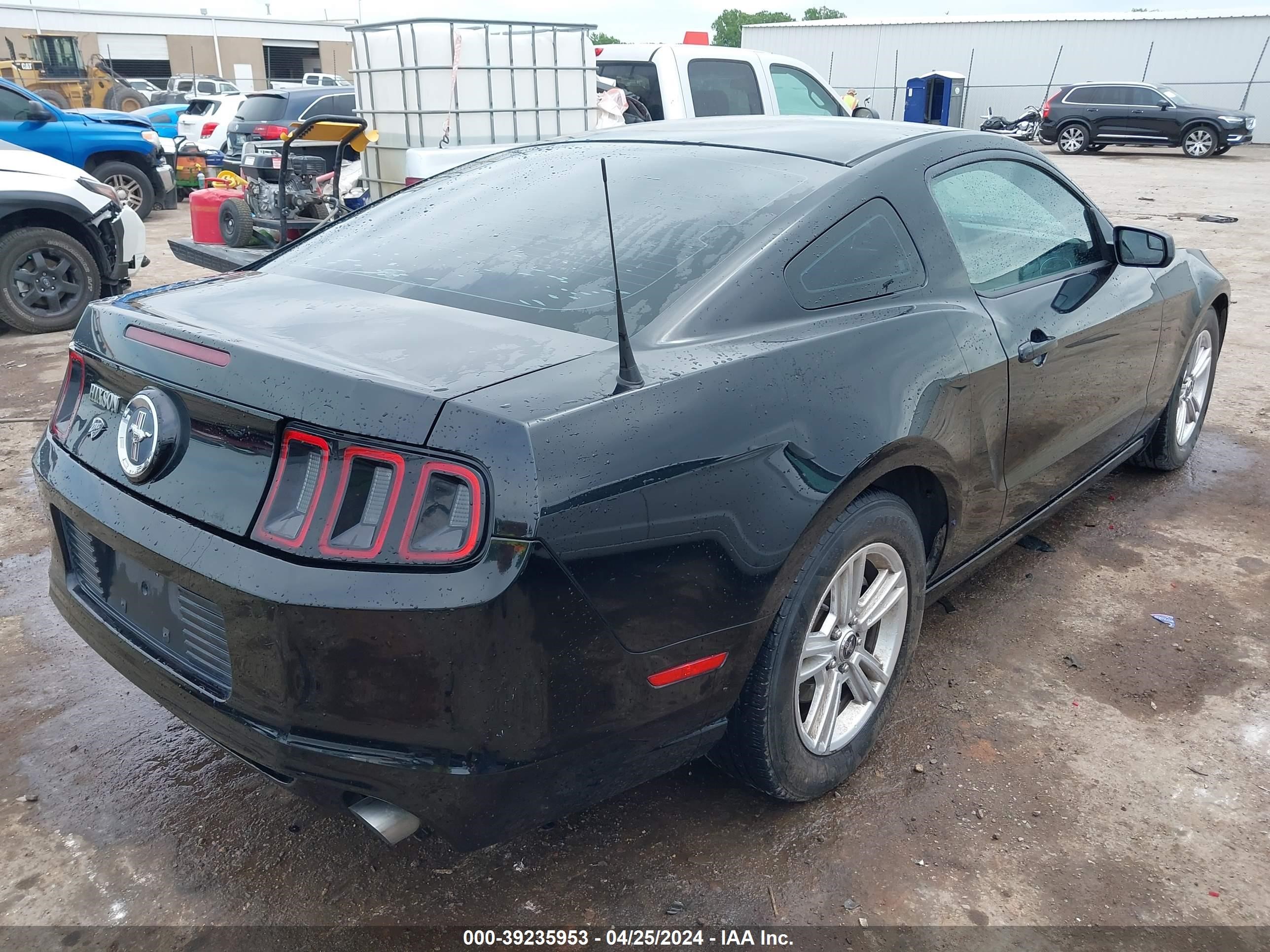 Photo 3 VIN: 1ZVBP8AMXE5330546 - FORD MUSTANG 