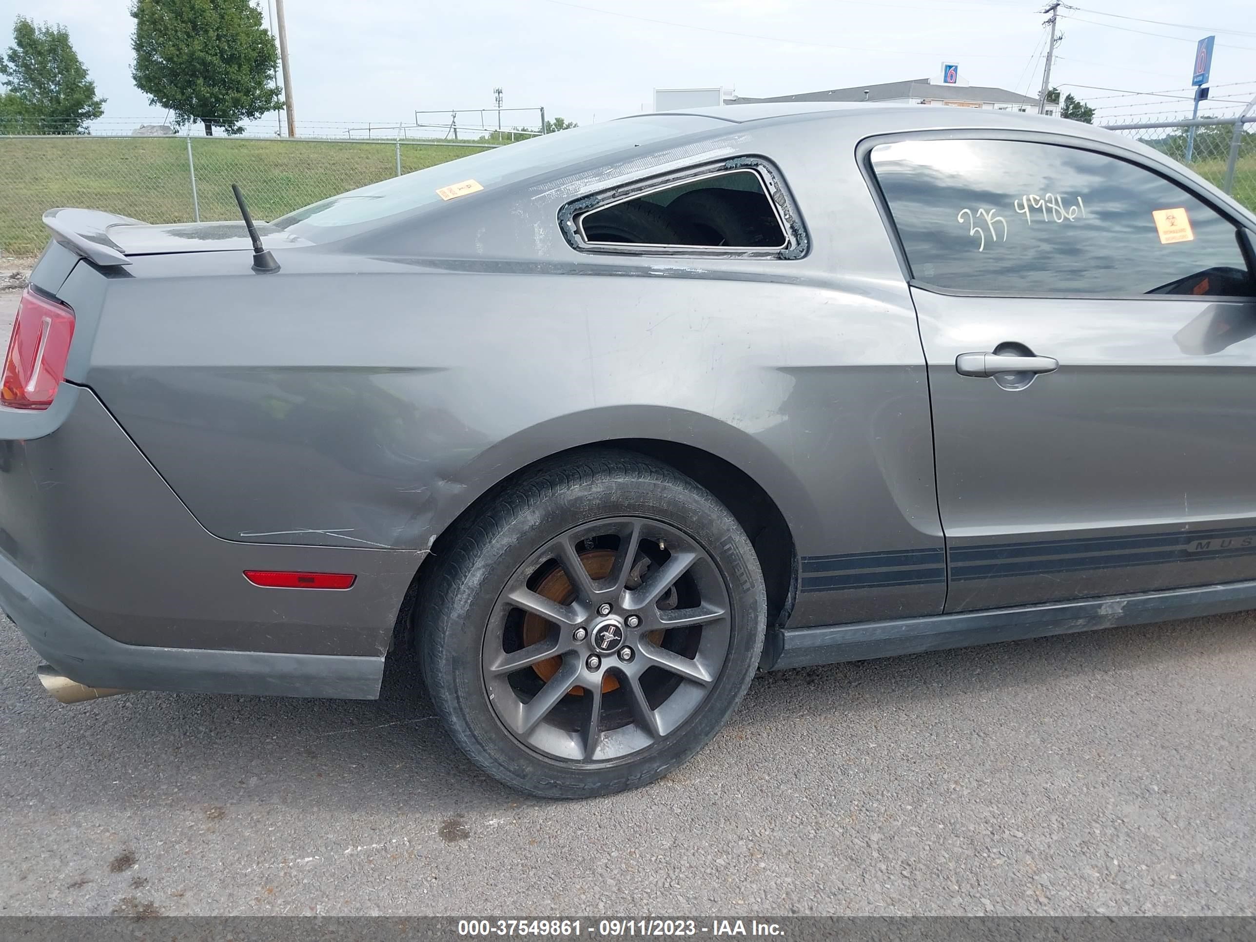 Photo 5 VIN: 1ZVBP8AN4A5137652 - FORD MUSTANG 