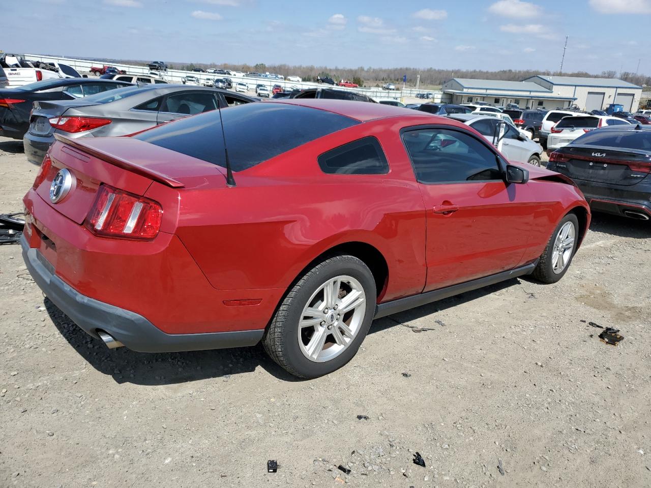 Photo 2 VIN: 1ZVBP8AN4A5155827 - FORD MUSTANG 