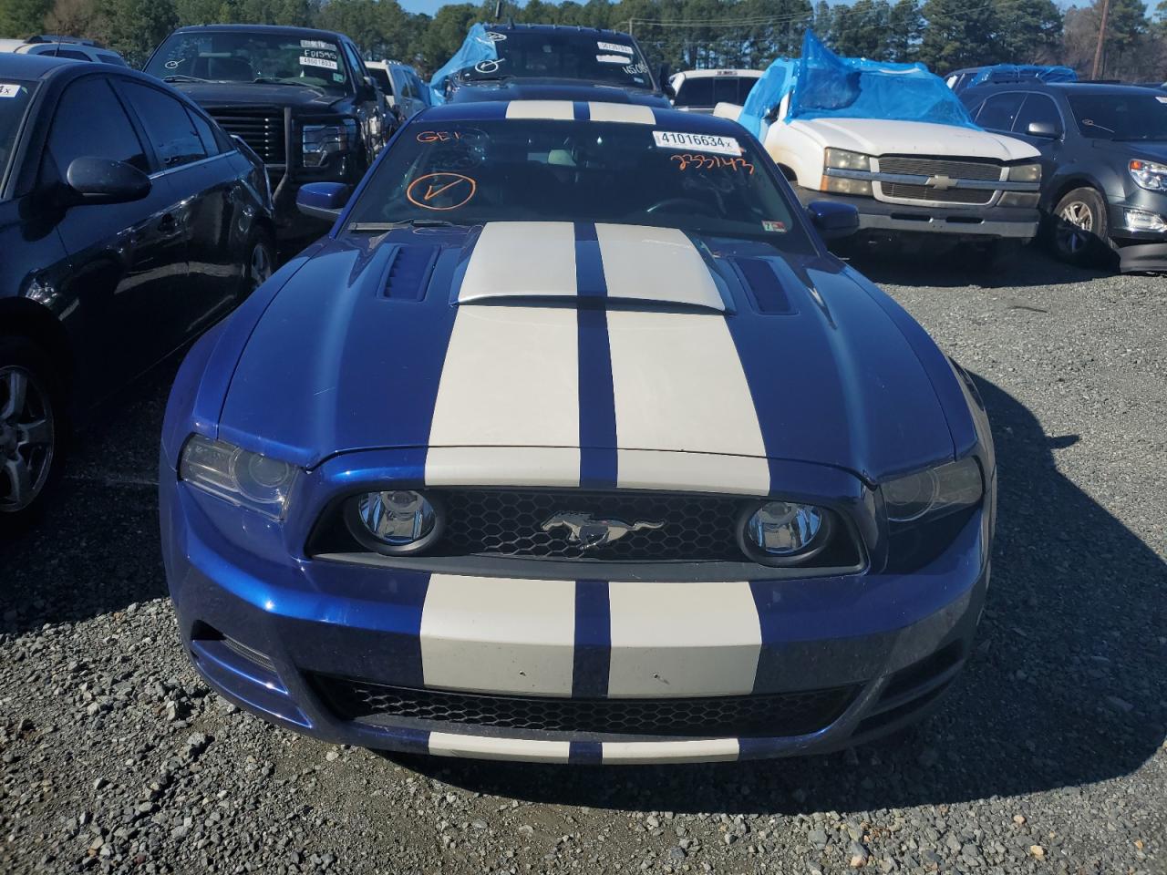 Photo 2 VIN: 1ZVBP8CF0D5233143 - FORD MUSTANG 