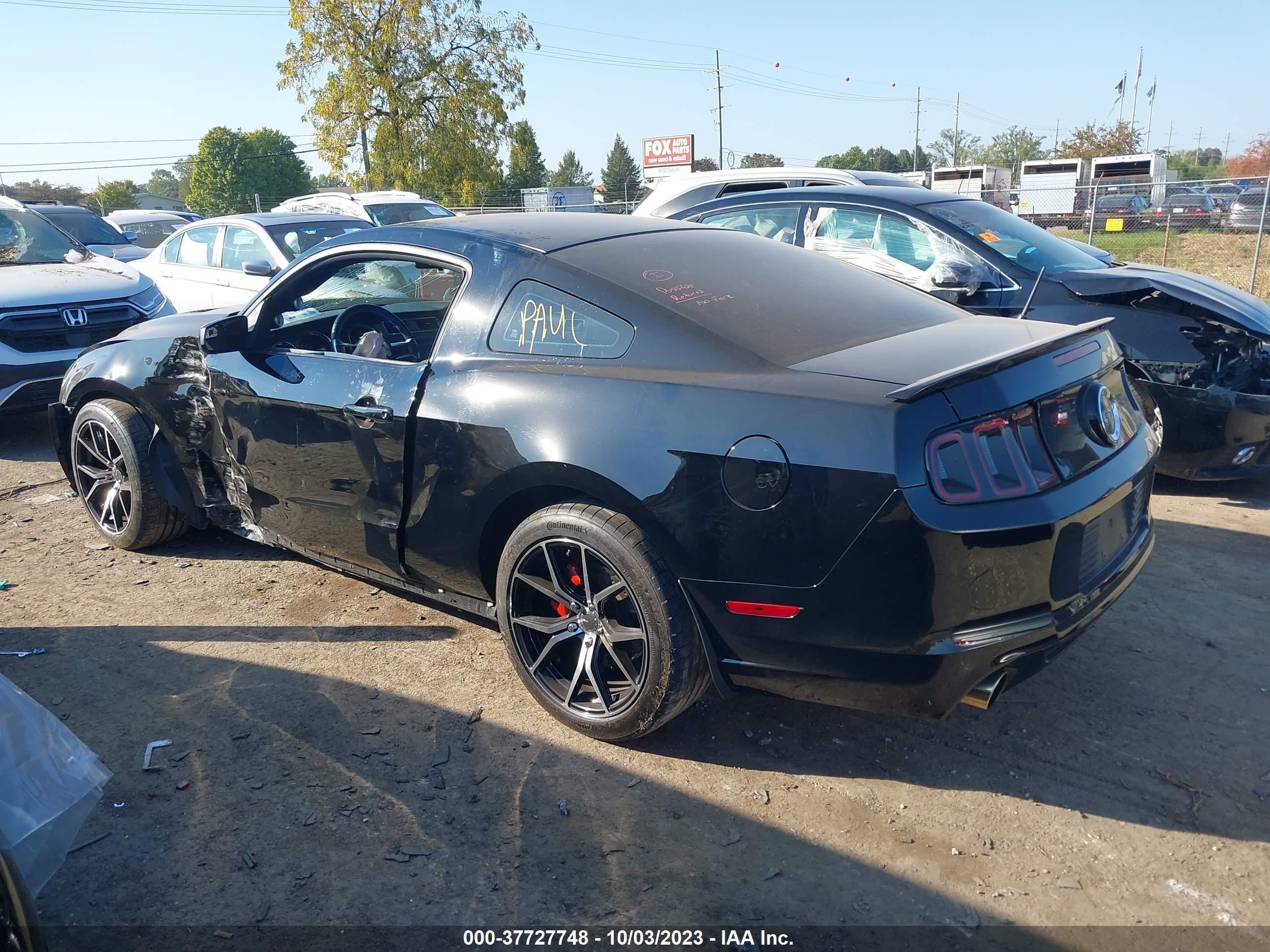 Photo 2 VIN: 1ZVBP8CF0E5256777 - FORD MUSTANG 