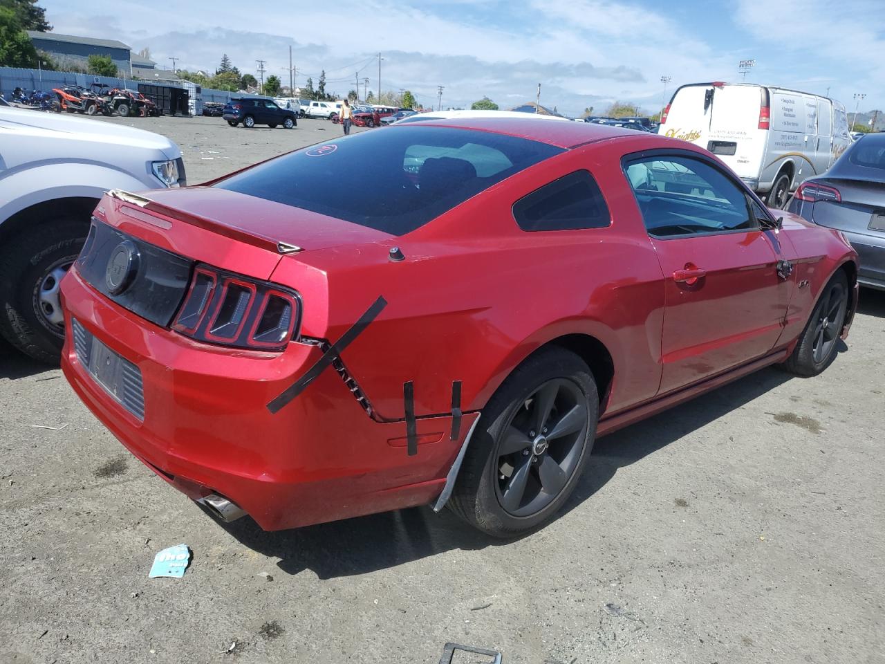 Photo 2 VIN: 1ZVBP8CF3D5235582 - FORD MUSTANG 