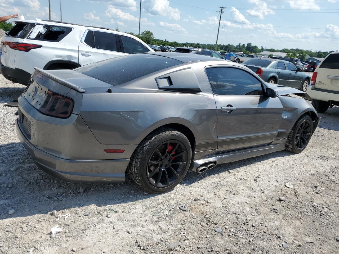 Photo 2 VIN: 1ZVBP8CF4E5209333 - FORD MUSTANG 