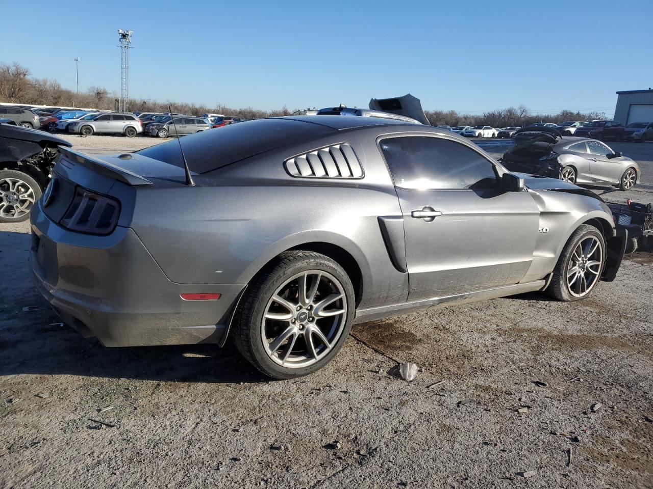 Photo 2 VIN: 1ZVBP8CF4E5288129 - FORD MUSTANG 