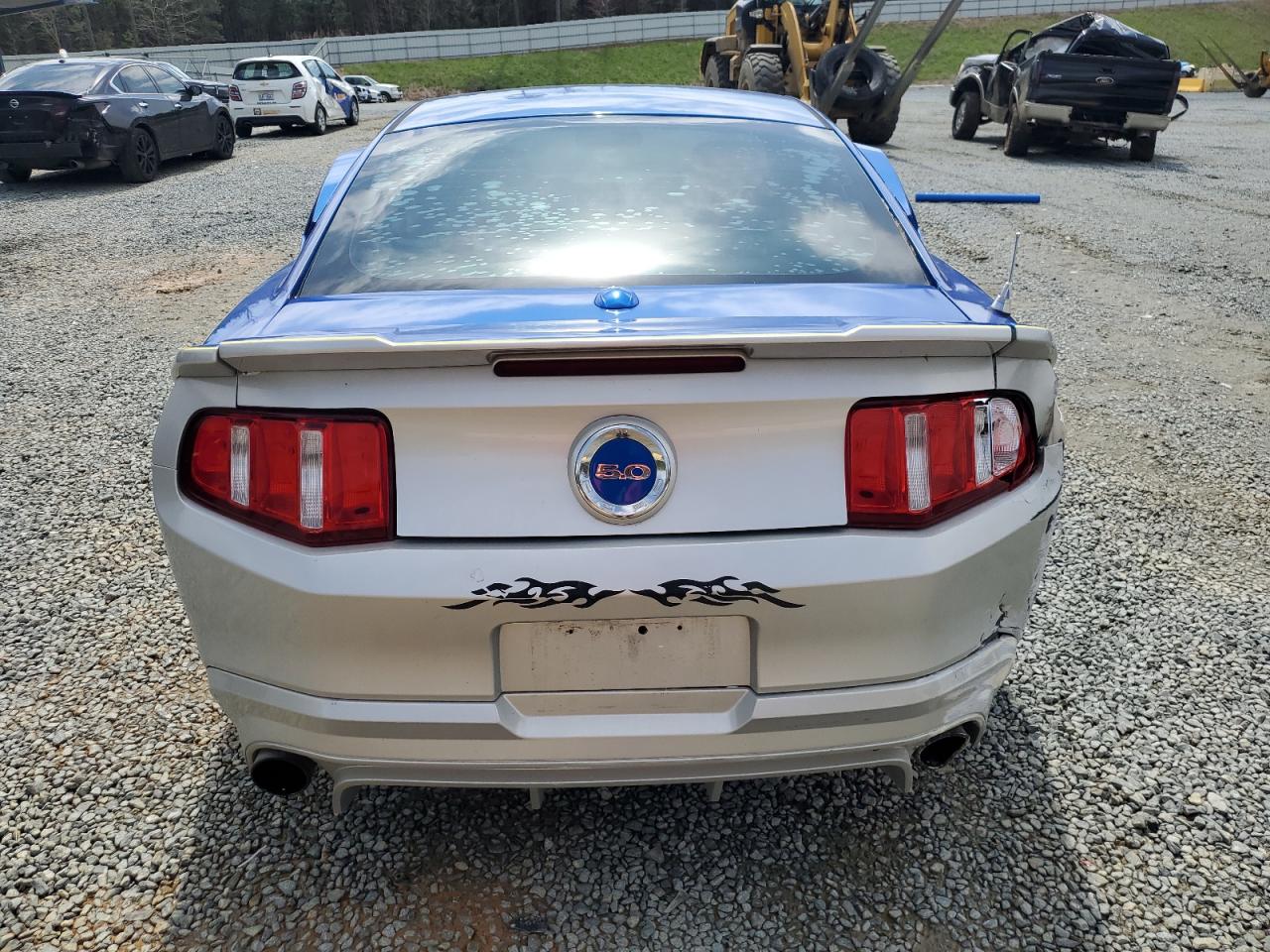 Photo 5 VIN: 1ZVBP8CF6B5144125 - FORD MUSTANG 