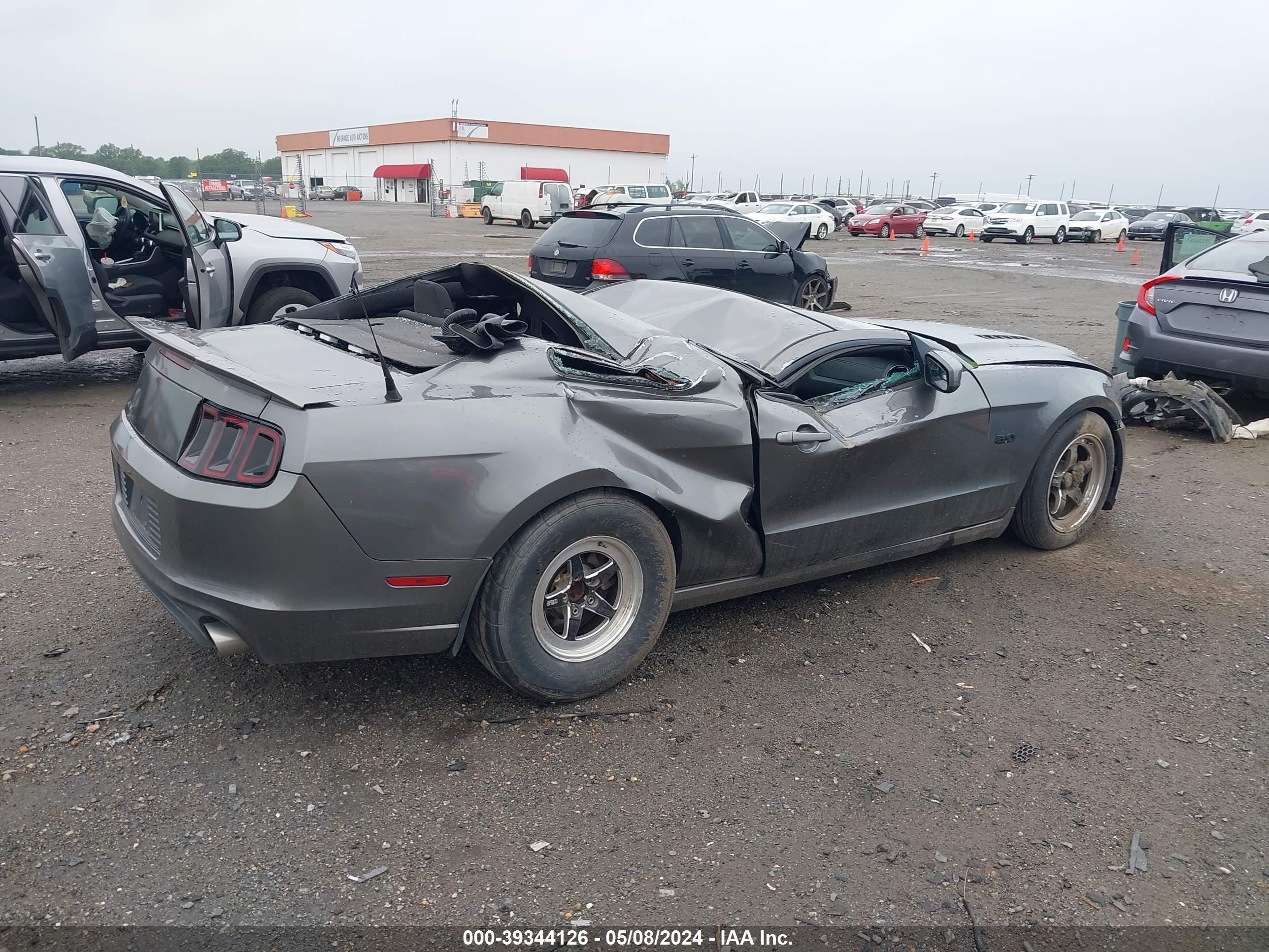 Photo 3 VIN: 1ZVBP8CF8E5221579 - FORD MUSTANG 