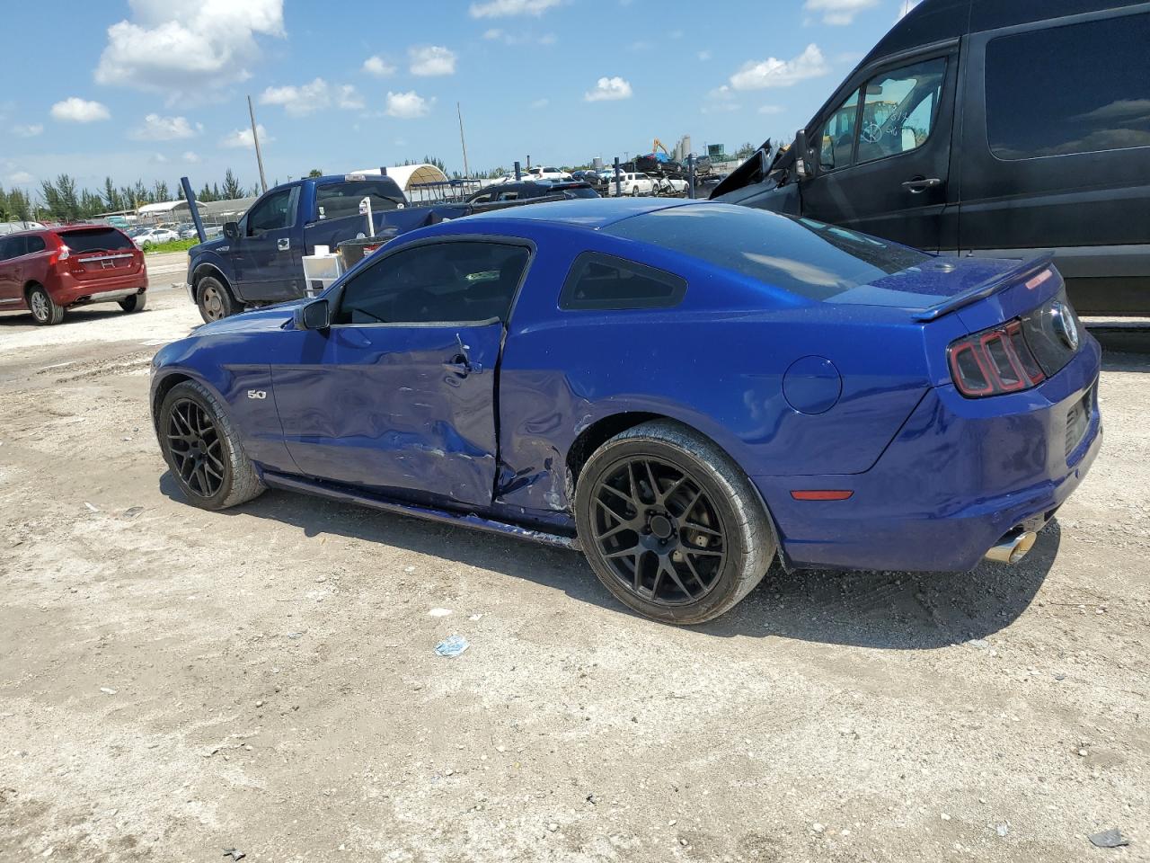 Photo 1 VIN: 1ZVBP8CF8E5324713 - FORD MUSTANG 