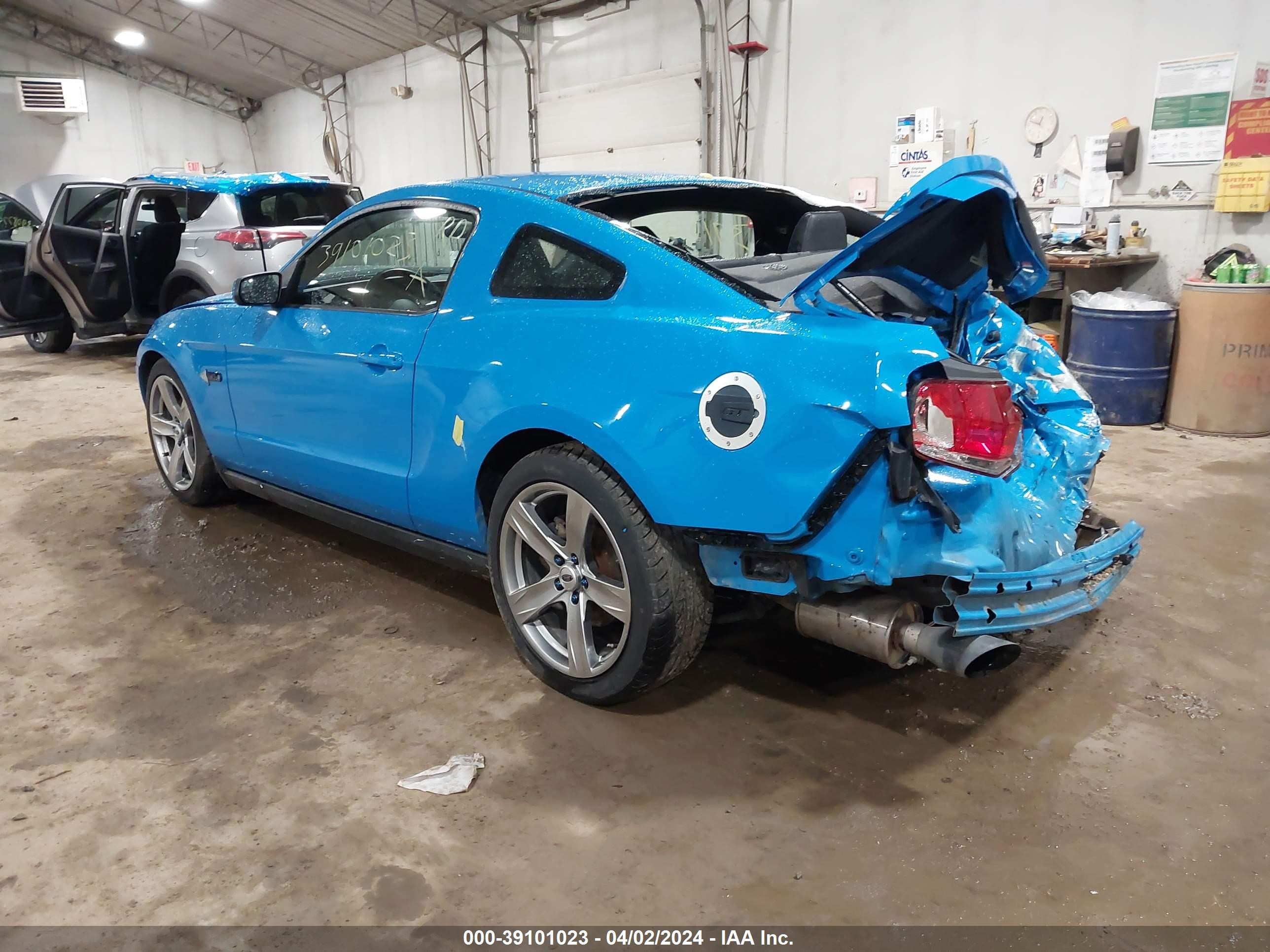 Photo 2 VIN: 1ZVBP8CFXC5248201 - FORD MUSTANG 