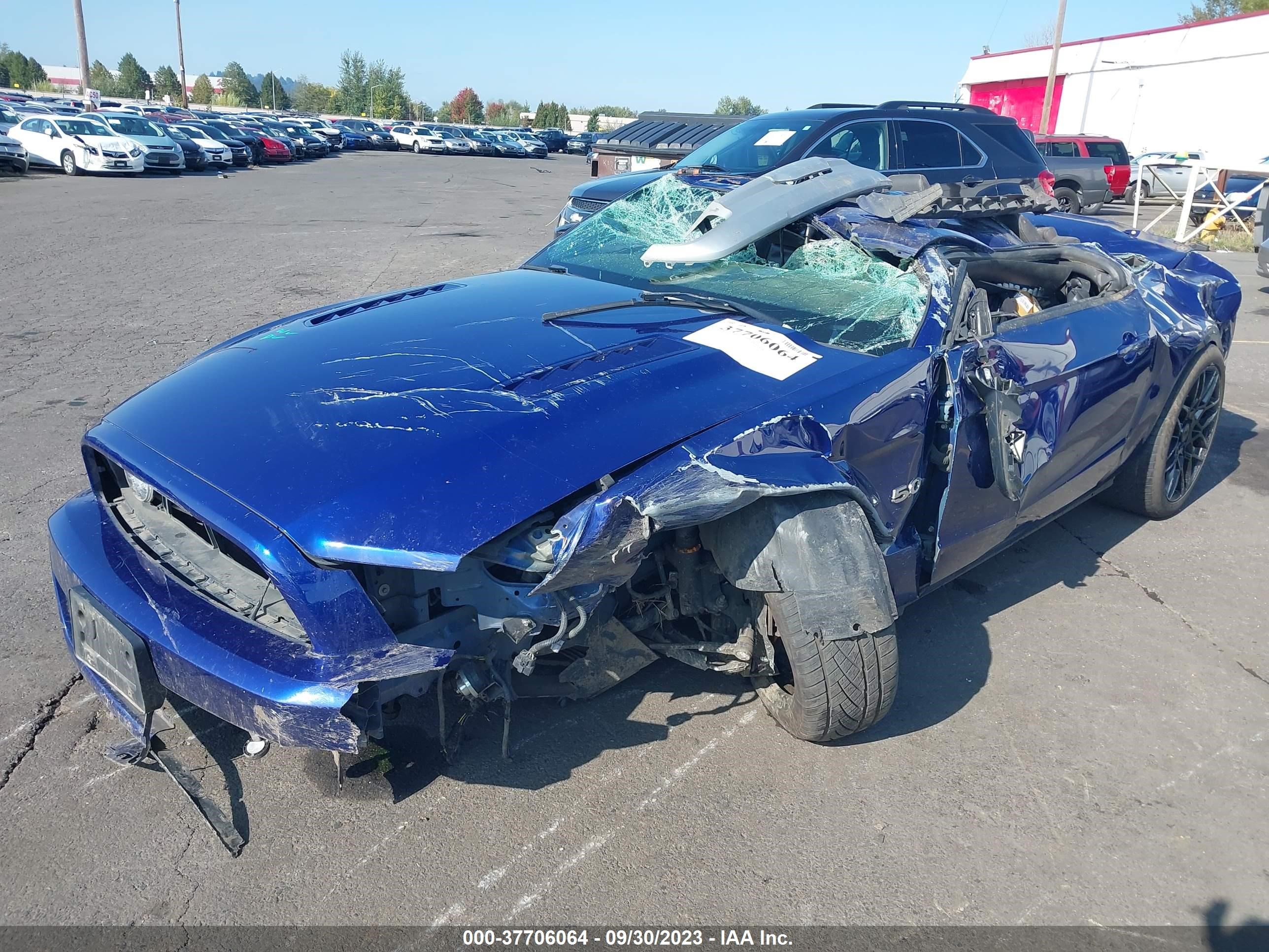 Photo 1 VIN: 1ZVBP8CFXE5304415 - FORD MUSTANG 