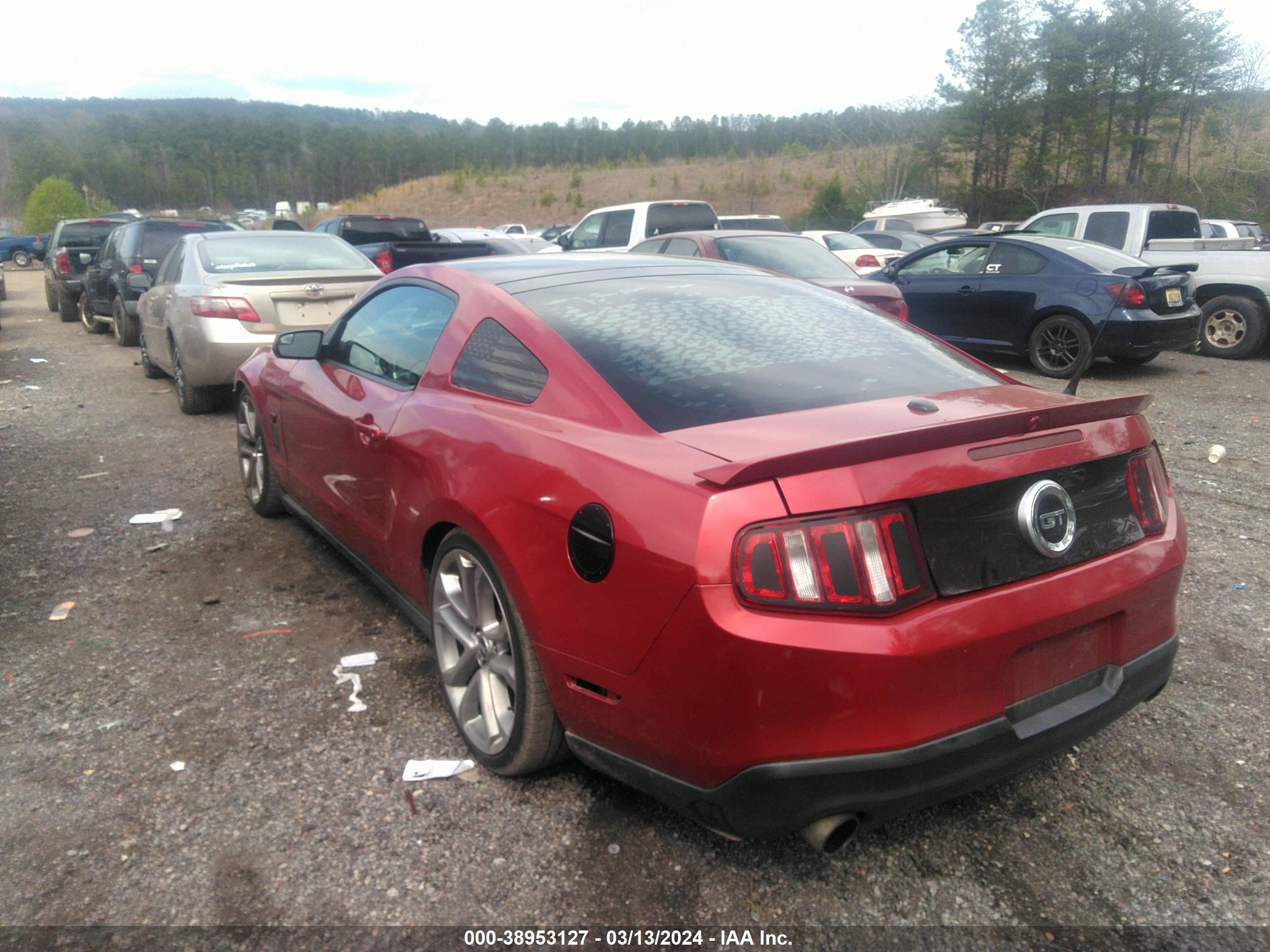 Photo 2 VIN: 1ZVBP8CH0A5134237 - FORD MUSTANG 